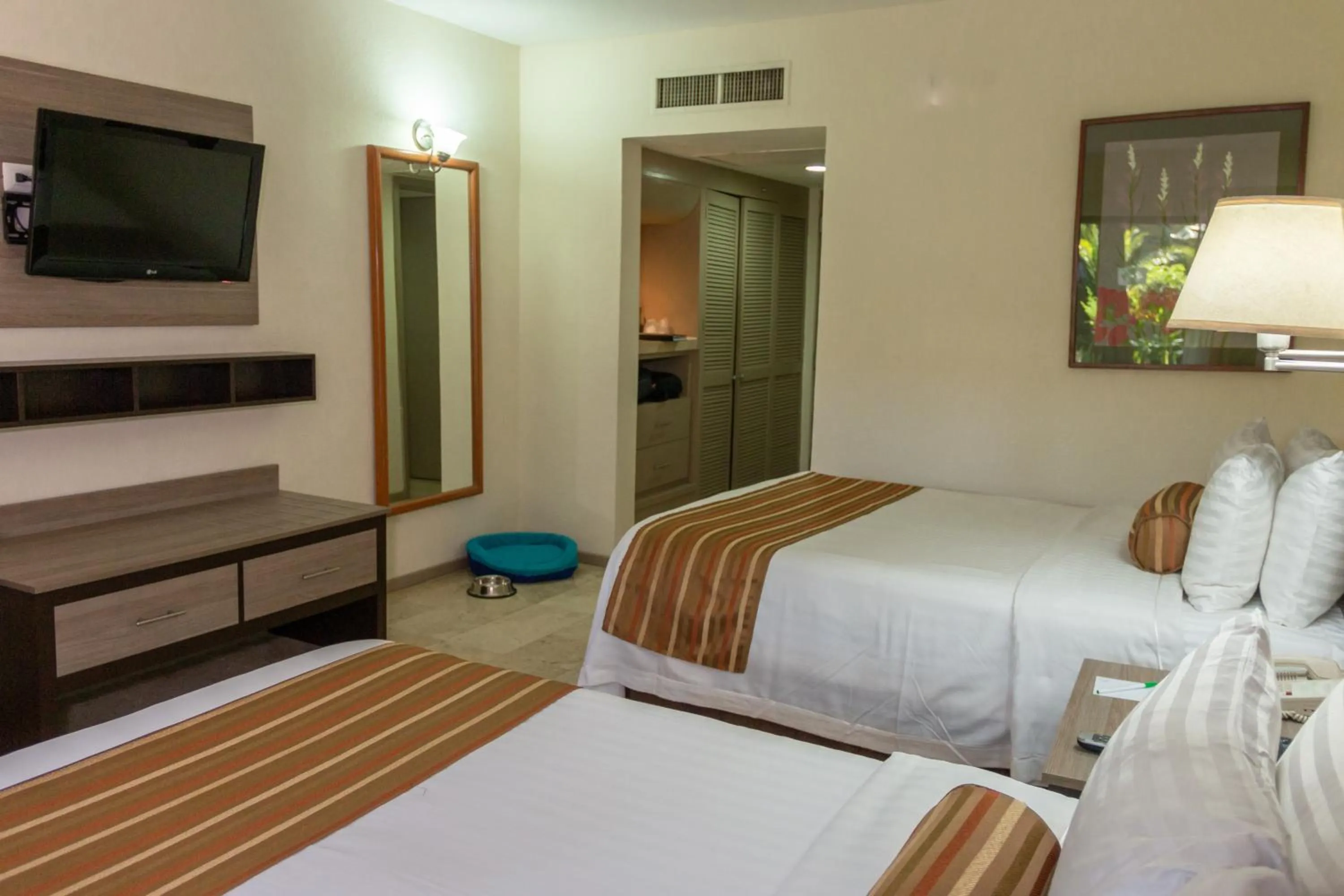 Standard Double Room Dog Friendly in Wyndham Garden Guadalajara Expo Plaza del Sol