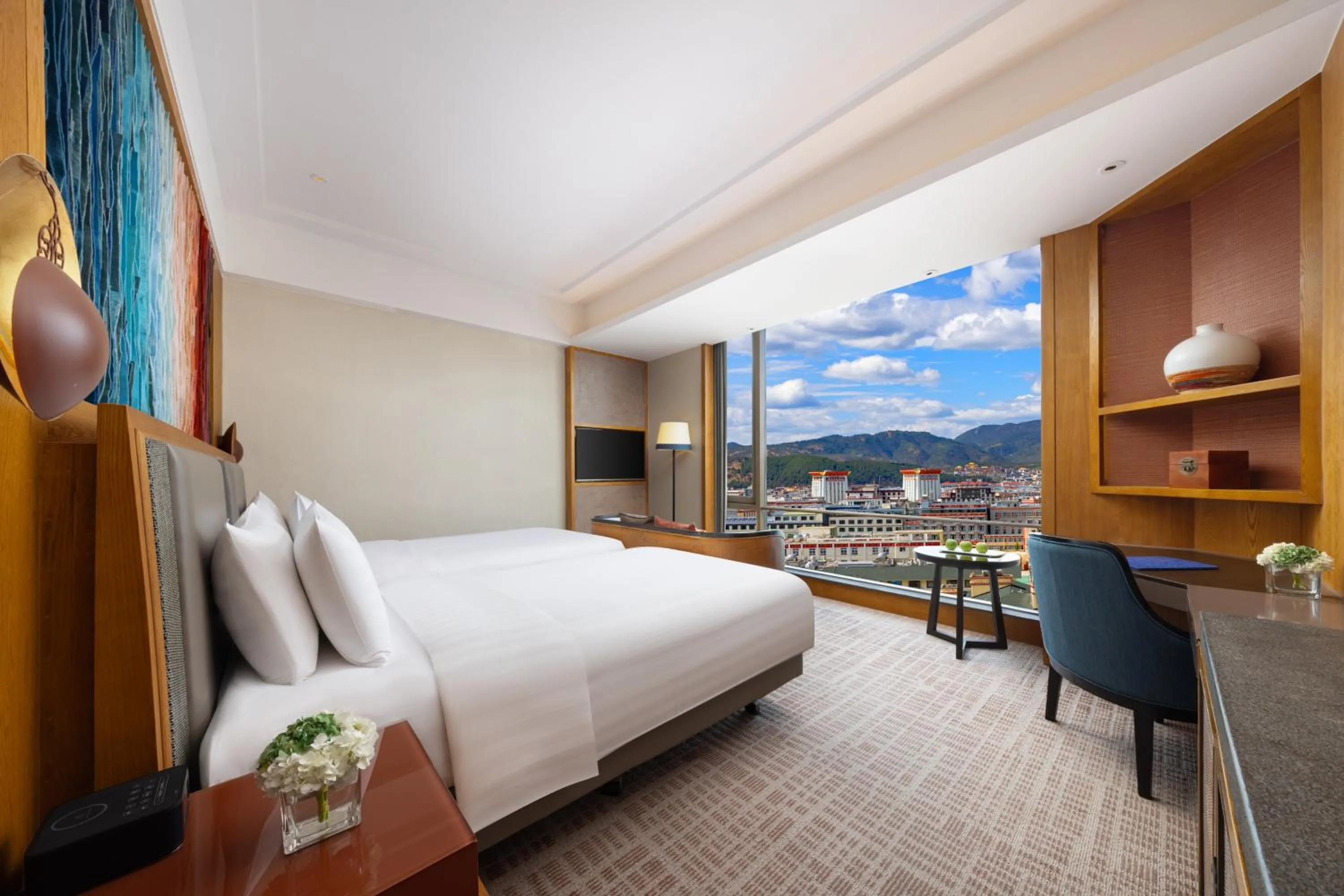 Deluxe Mountain View Twin（Enjoy The Charming Plateau Mountain Scenery In Full View） in Shangri-La Resort Shangri-La