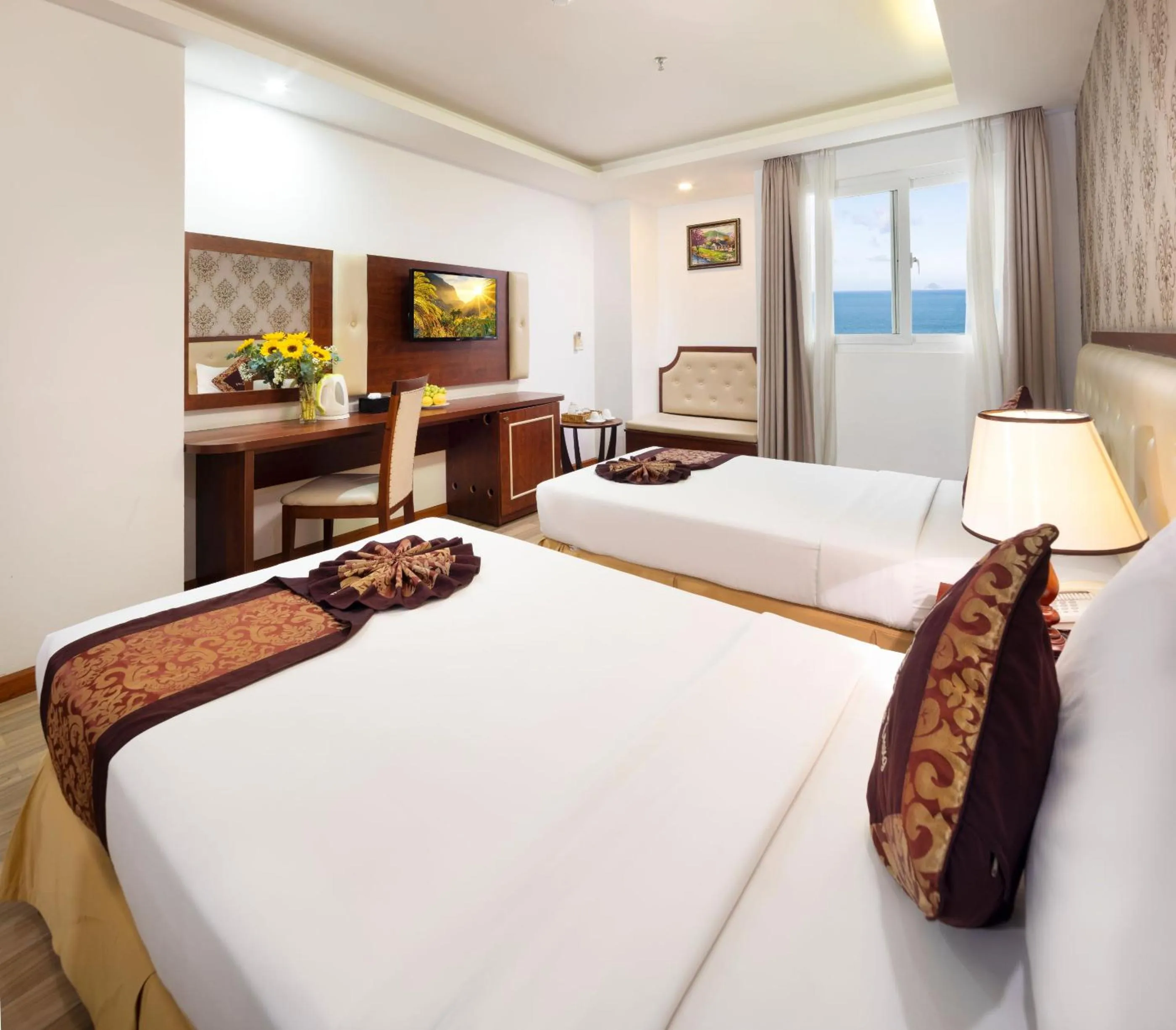 Deluxe Twin Room with Sea View in Paris Luxury Hotel & Apartment Nha Trang