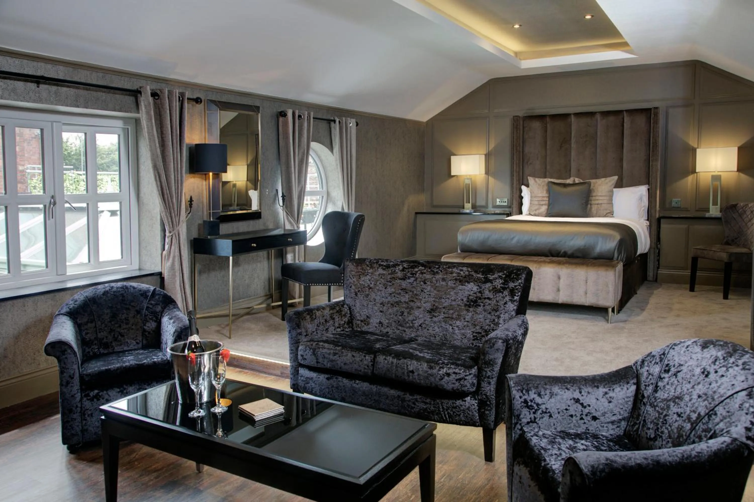 King Suite in The Eccleston Hotel; BW Signature Collection