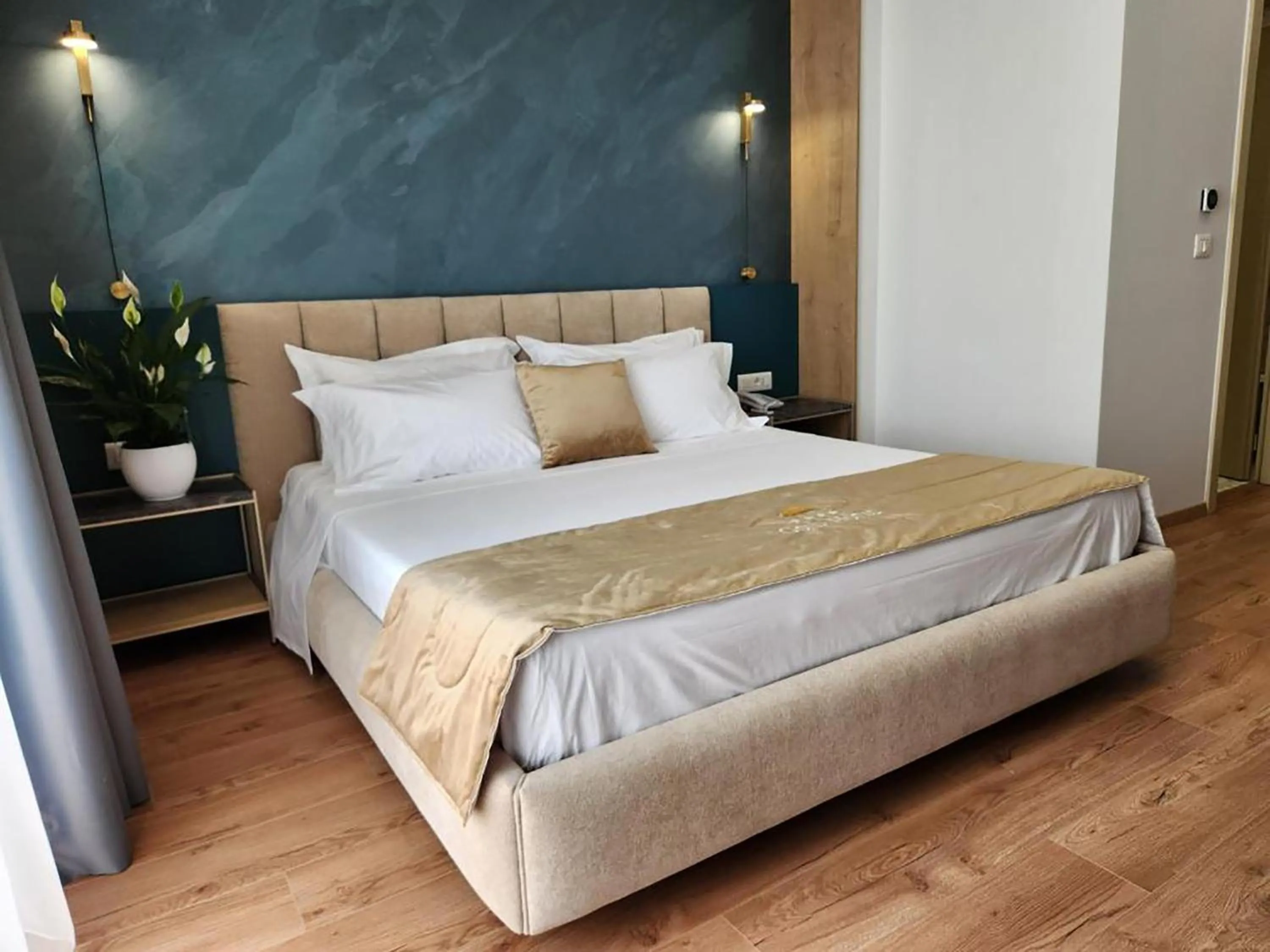 Superior Double Room with Balcony and Sea View in Hotel Gold