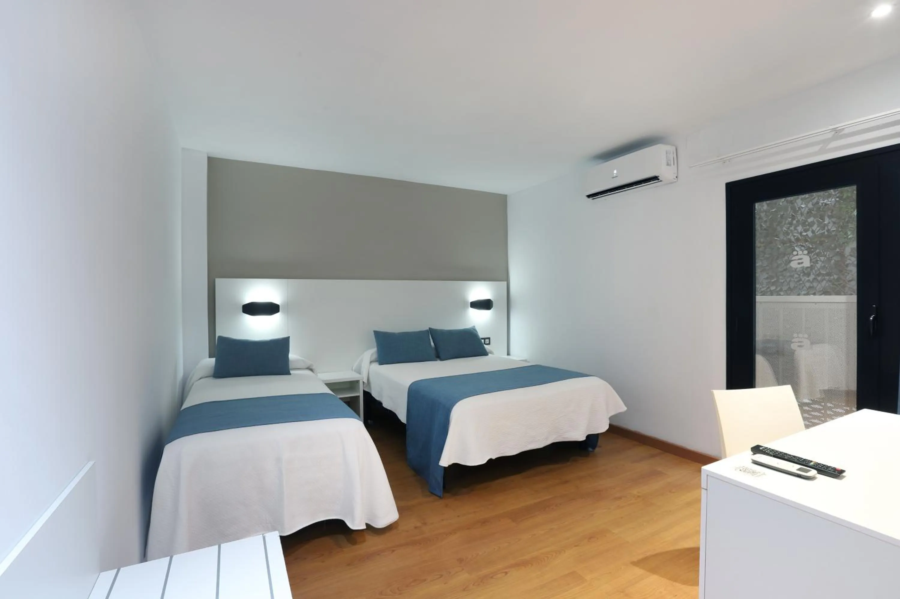 Standard Triple Room in Hotel Alameda