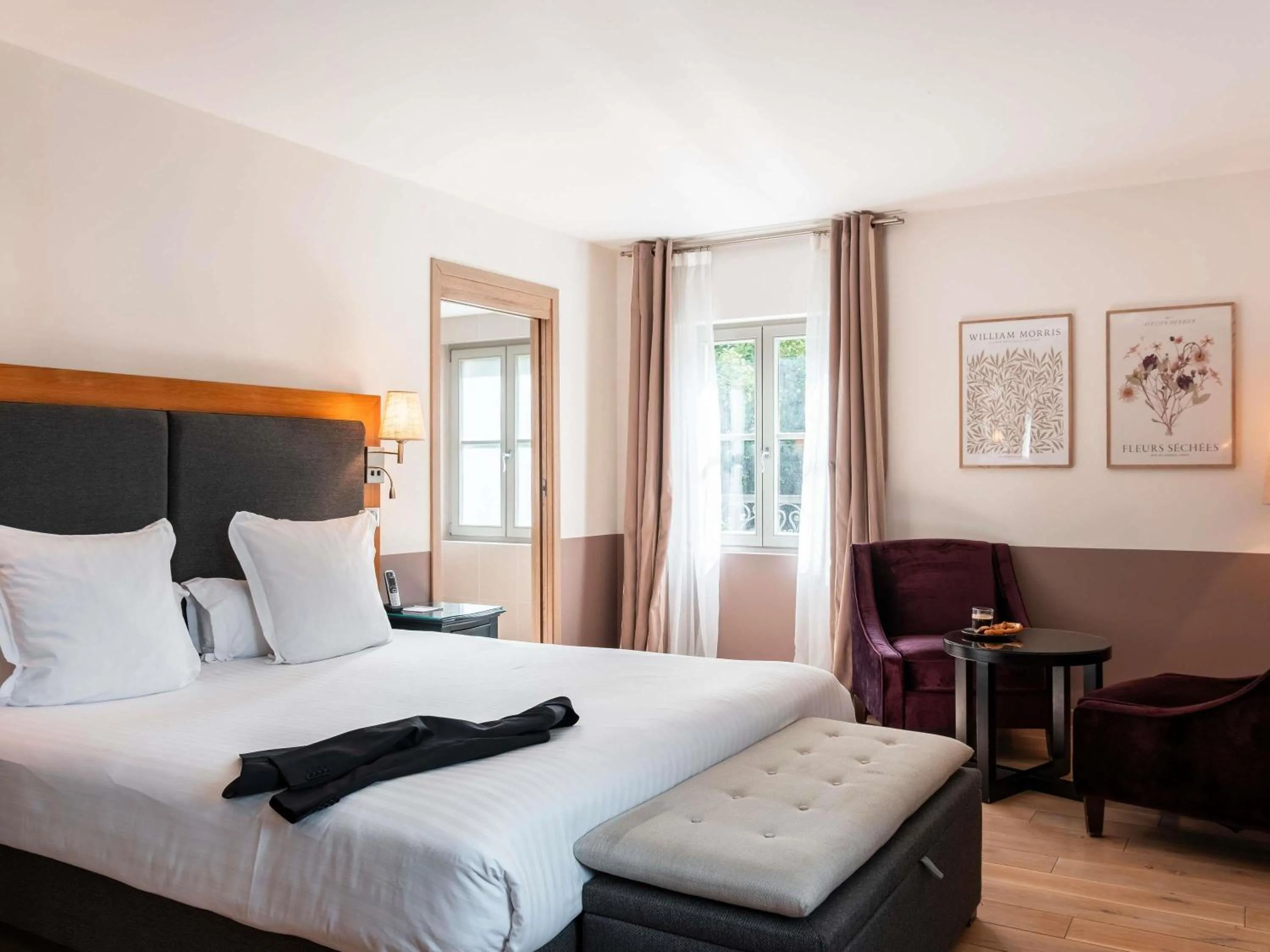 Classic Double Room in Mercure Maintenon