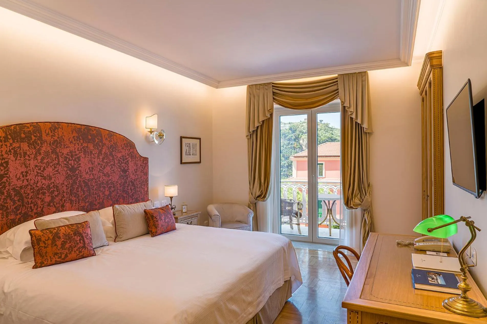Superior Double or Twin Room with Sea View in Grand Hotel Excelsior Vittoria