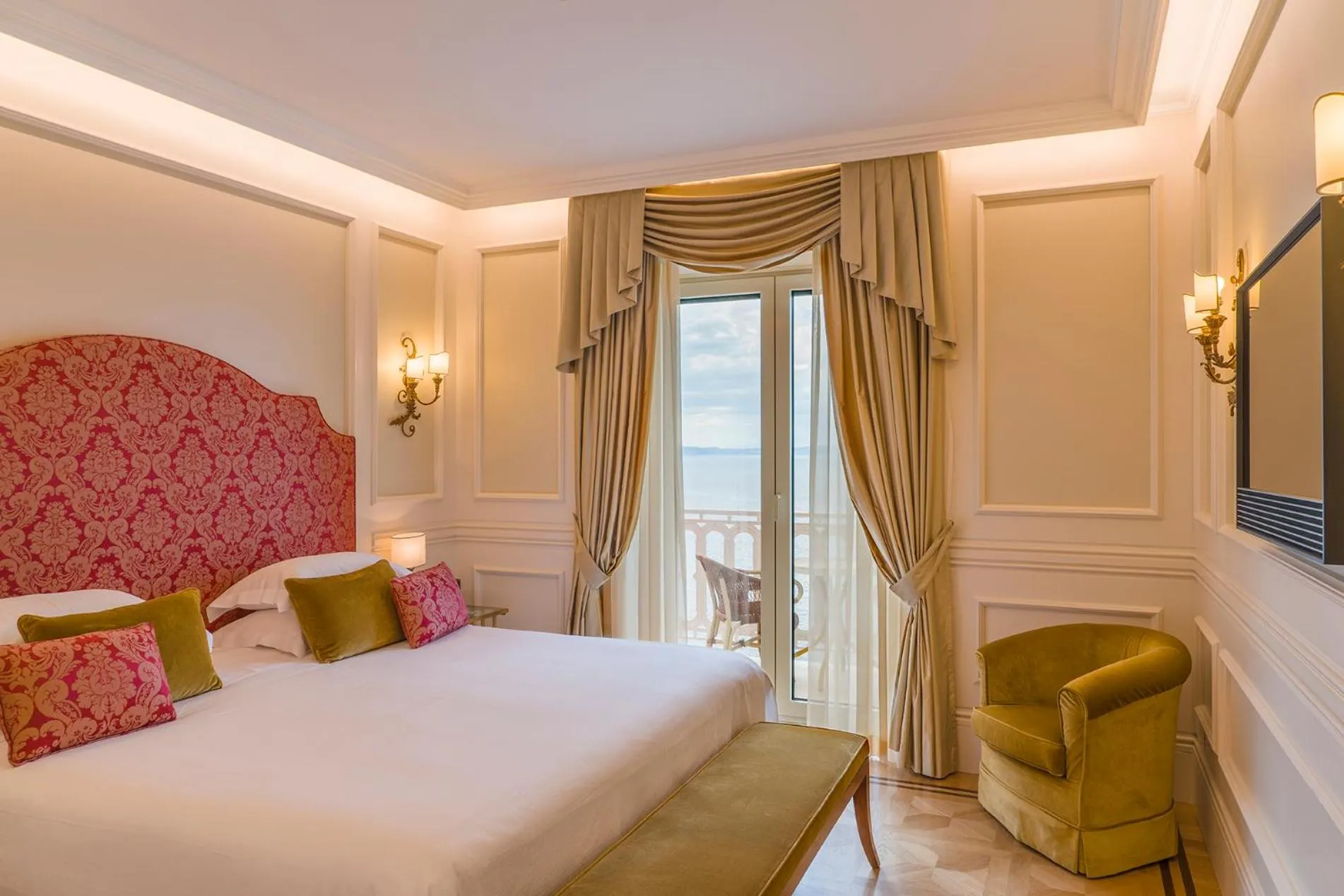 Suite with Terrace in Grand Hotel Excelsior Vittoria