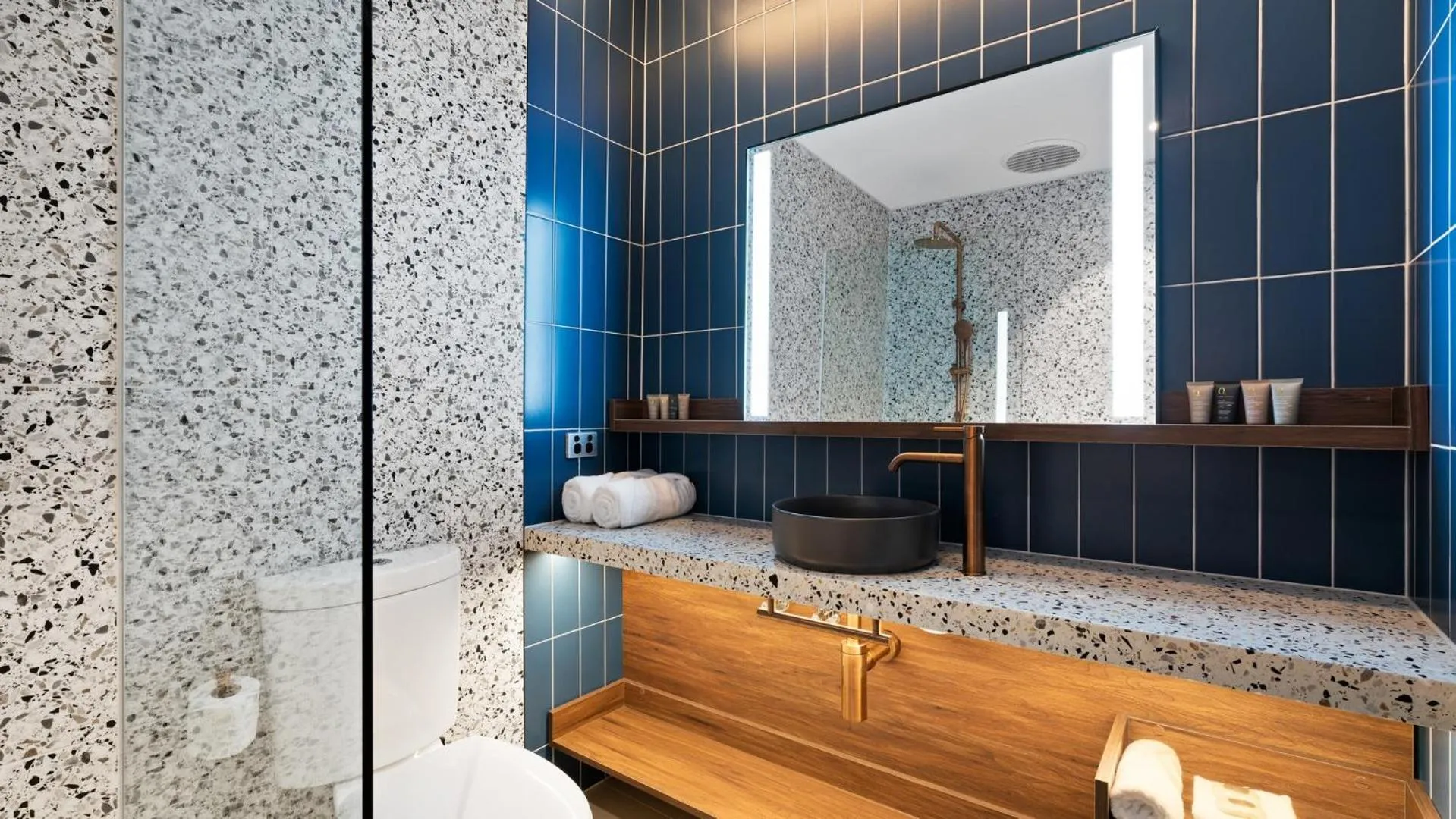 Guest Room Queen in Eden Oak Geelong