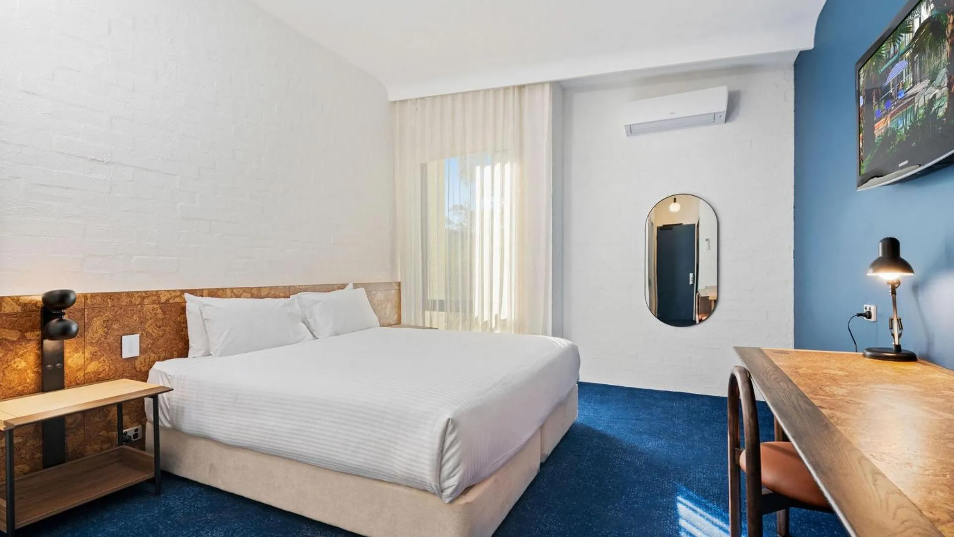 Guest Room King in Eden Oak Geelong