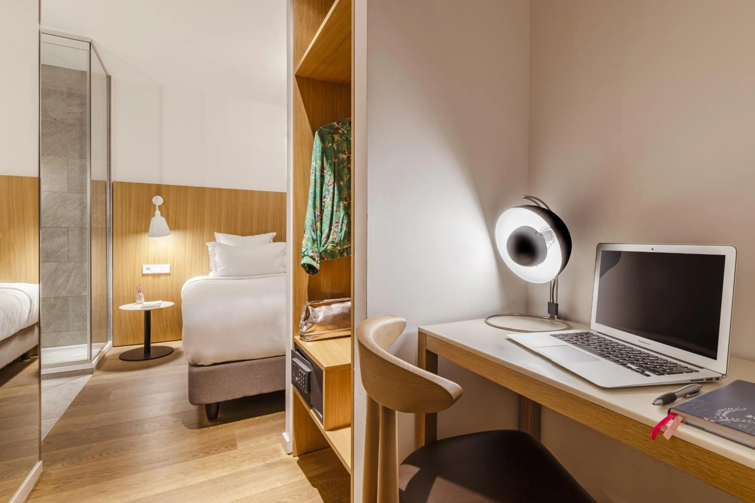 Single Room in 9Hotel Republique