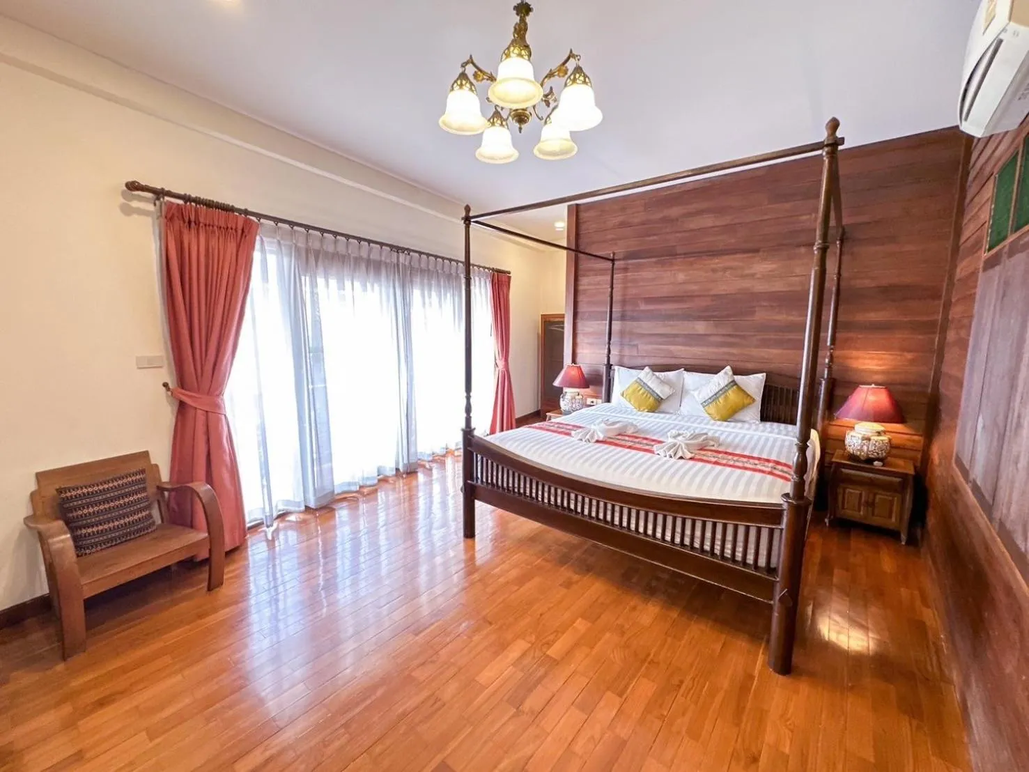 Deluxe Room in Rustic River Boutique