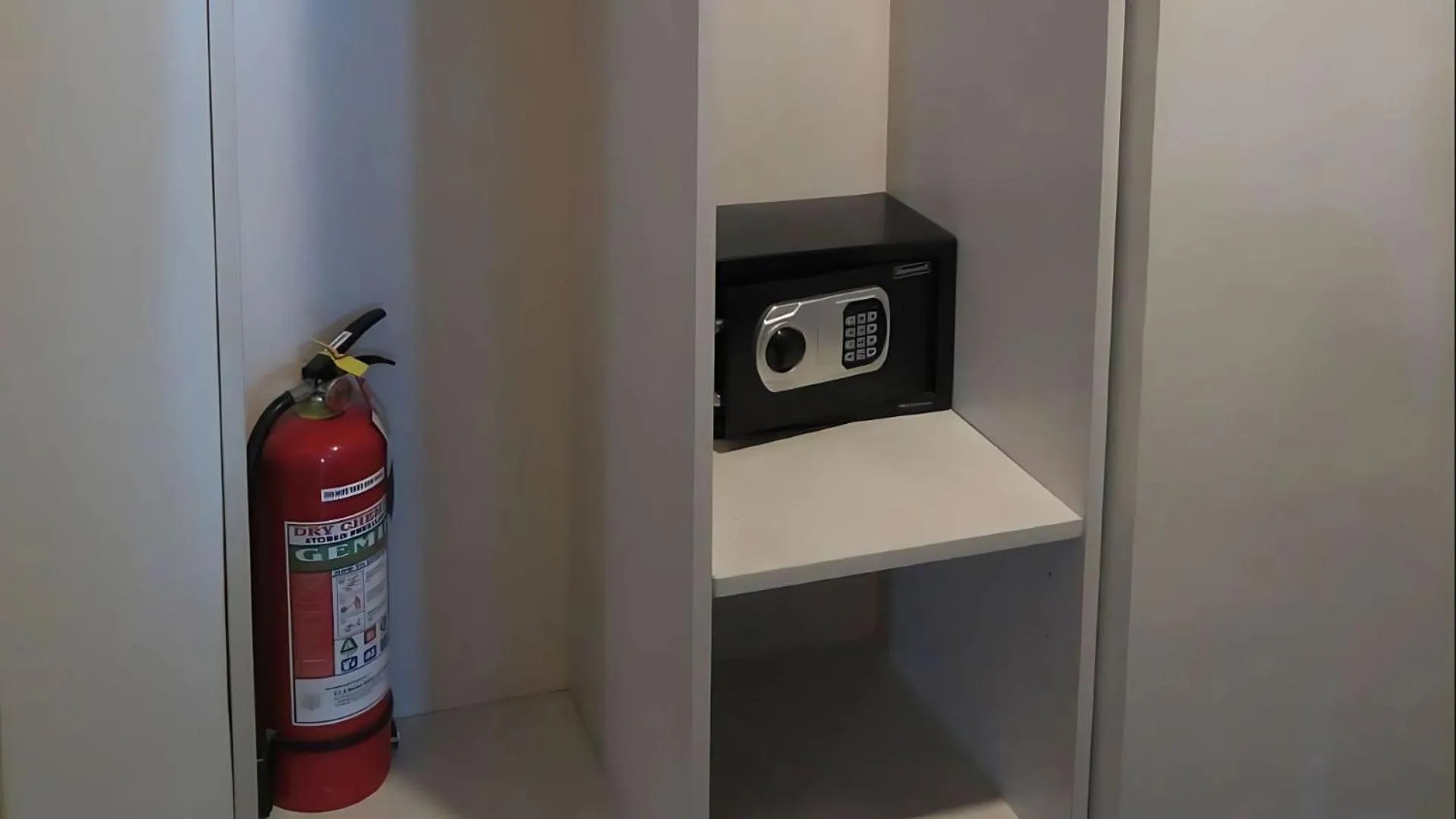 Standard Double Room in Pillows Hotel Cebu