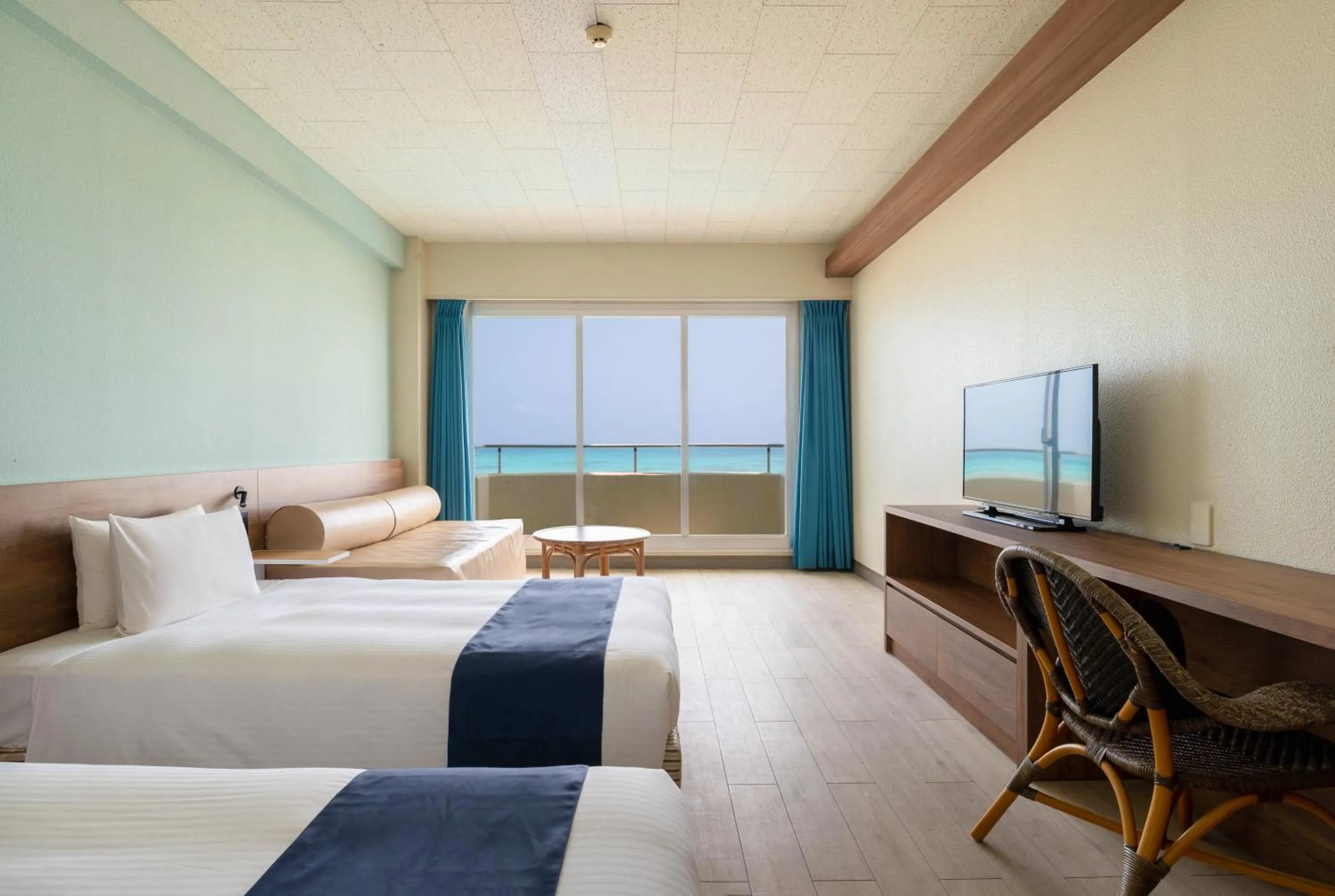 Deluxe Twin Room with Sea View - single occupancy in EN RESORT Kumejima EEF Beach Hotel