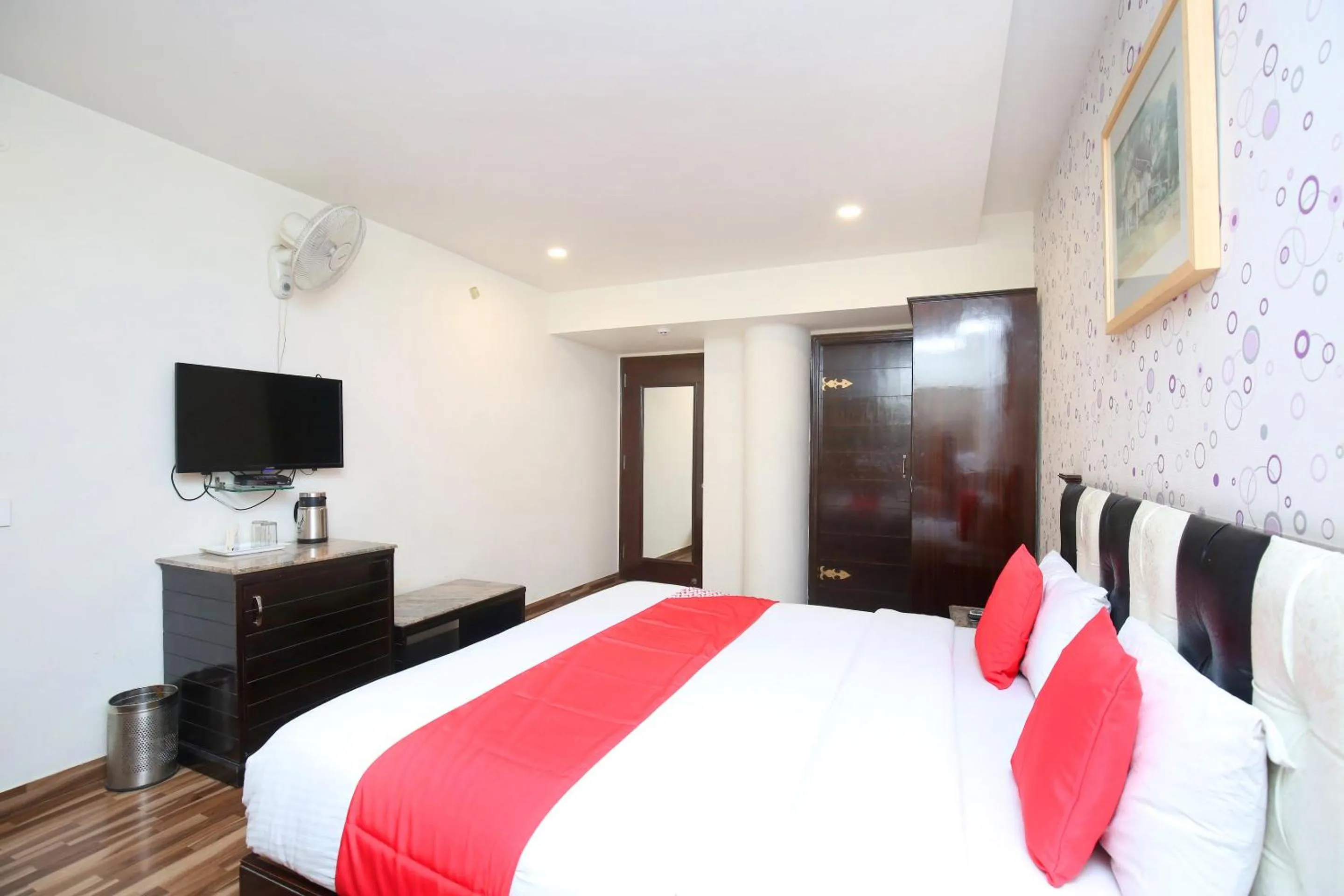 Deluxe  - single occupancy in Akashdeep 22