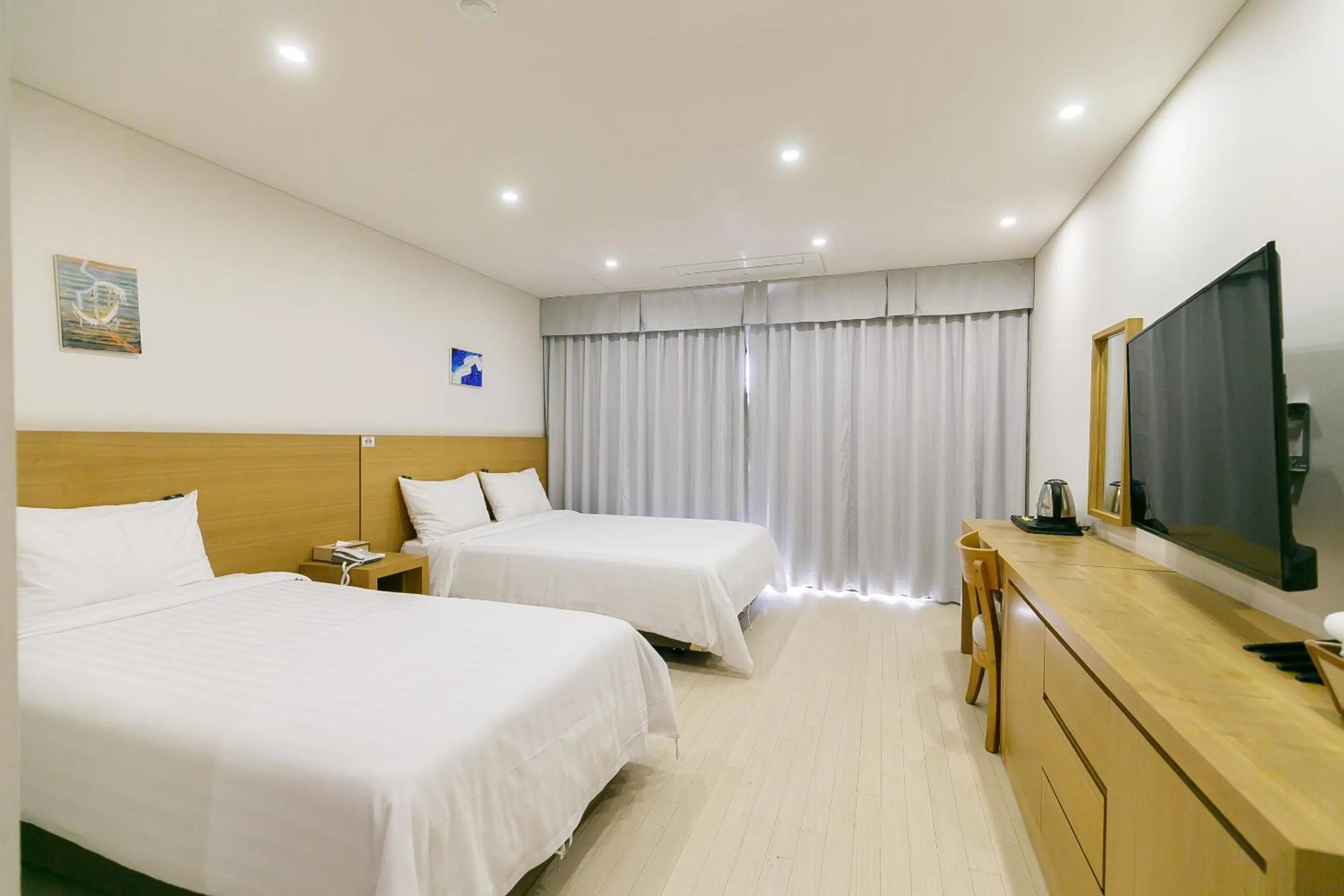 Standard Double or Twin Room with Balcony in BK Hotel Jeju