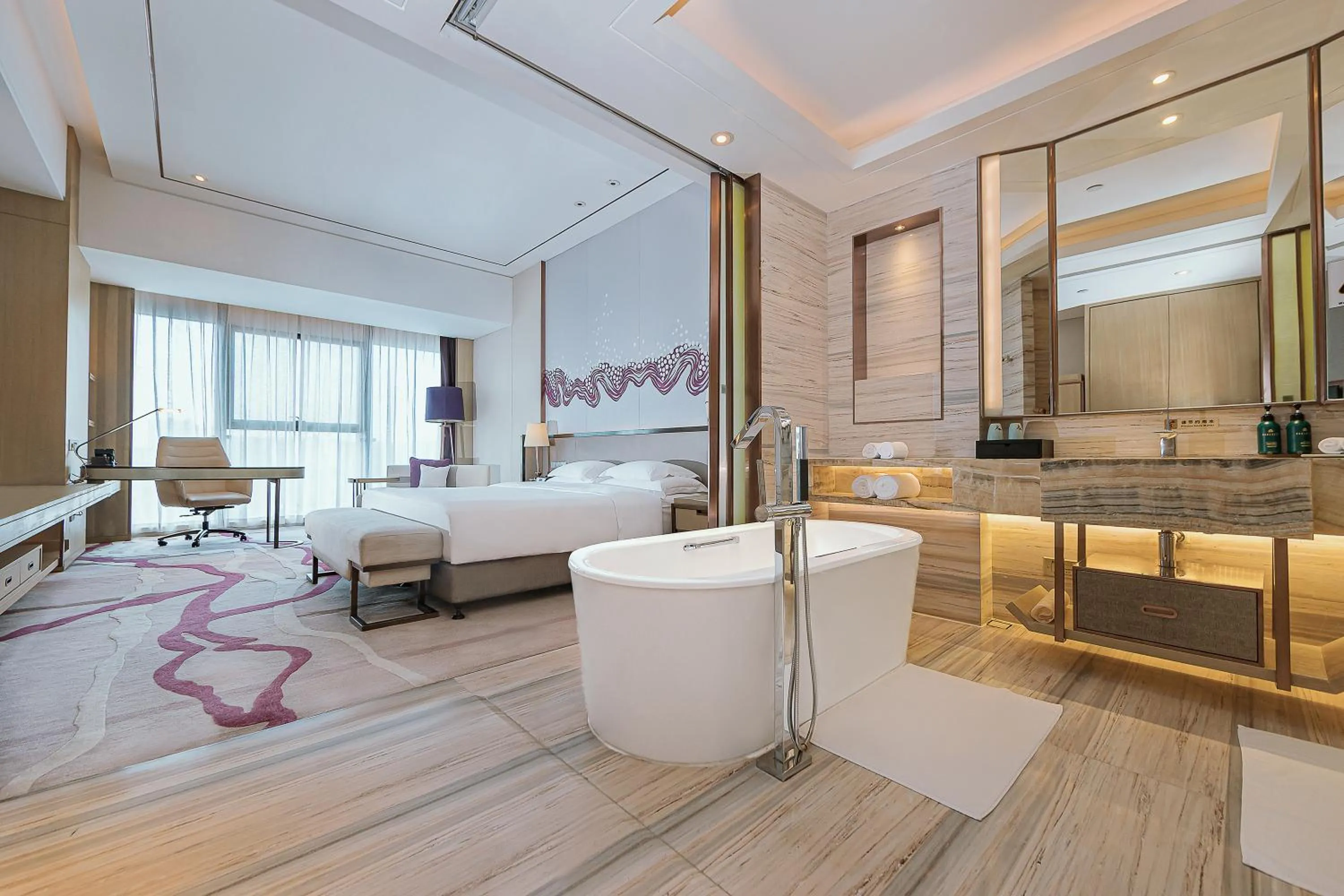 Premium King Room in Crowne Plaza Yibin by IHG