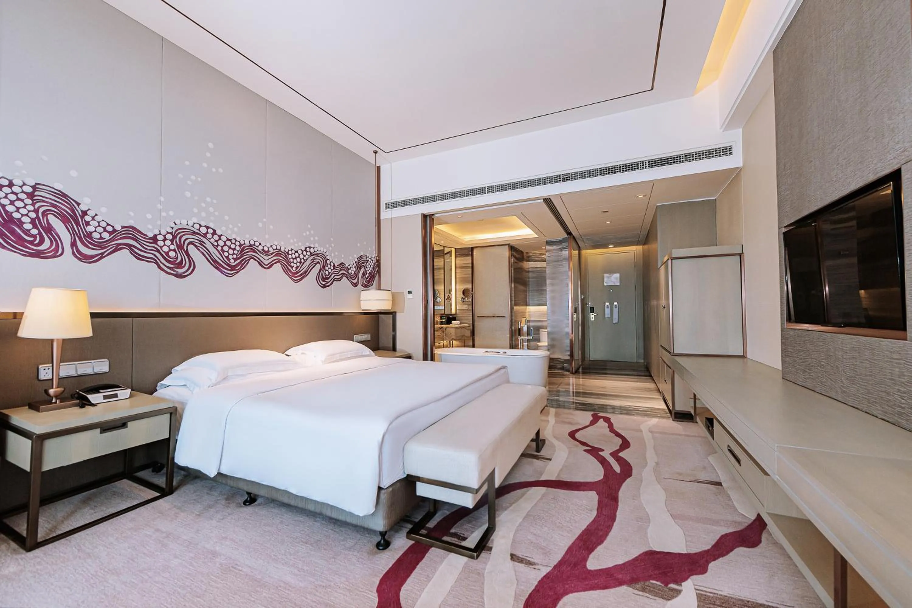 Premium King Room - Lounge Access in Crowne Plaza Yibin by IHG