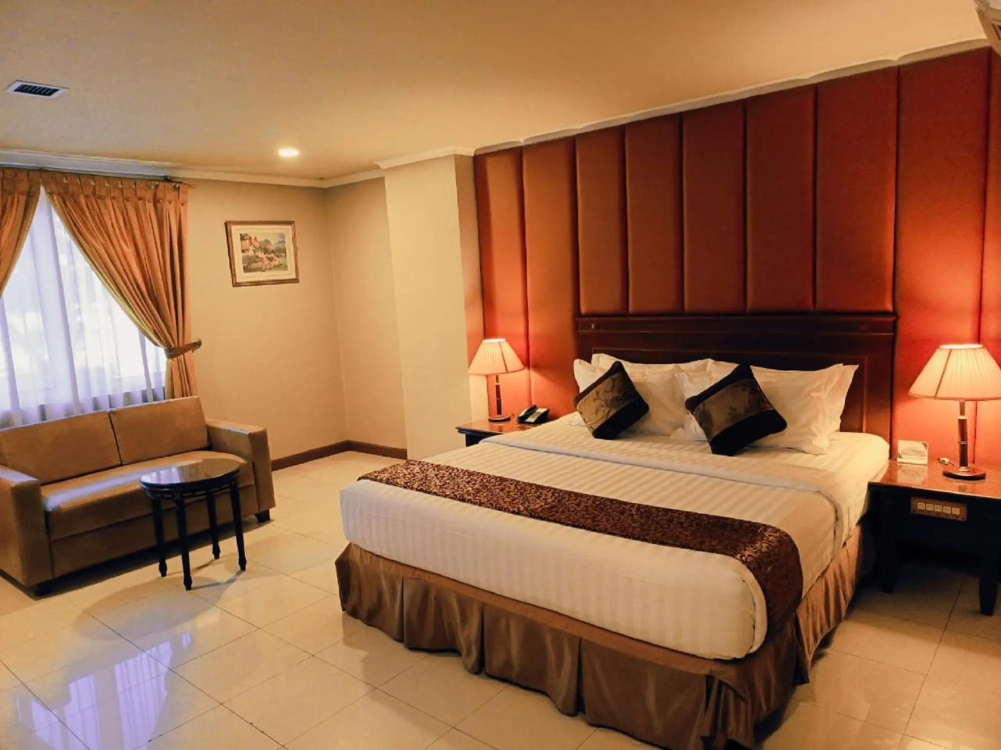 Large Double Room in Olympic Hotel