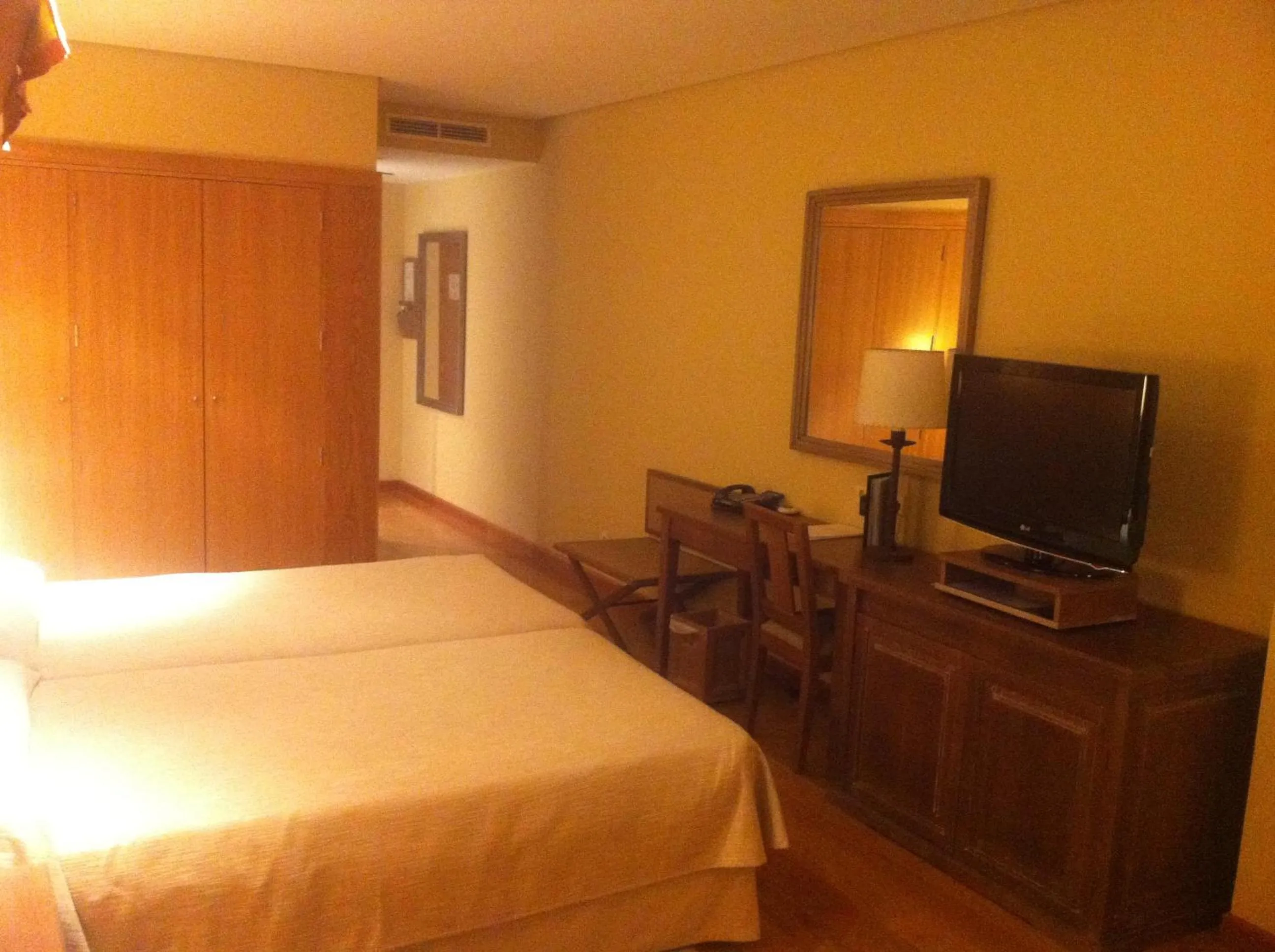 Standard Double Room (3 Adults) in Parador de Salamanca