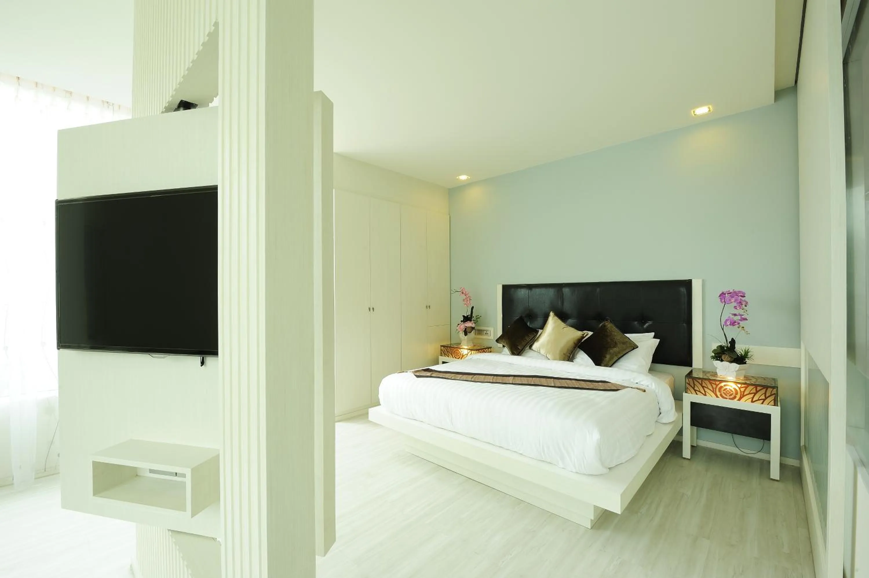 Deluxe Double Room in The Beverly Hills Hotel