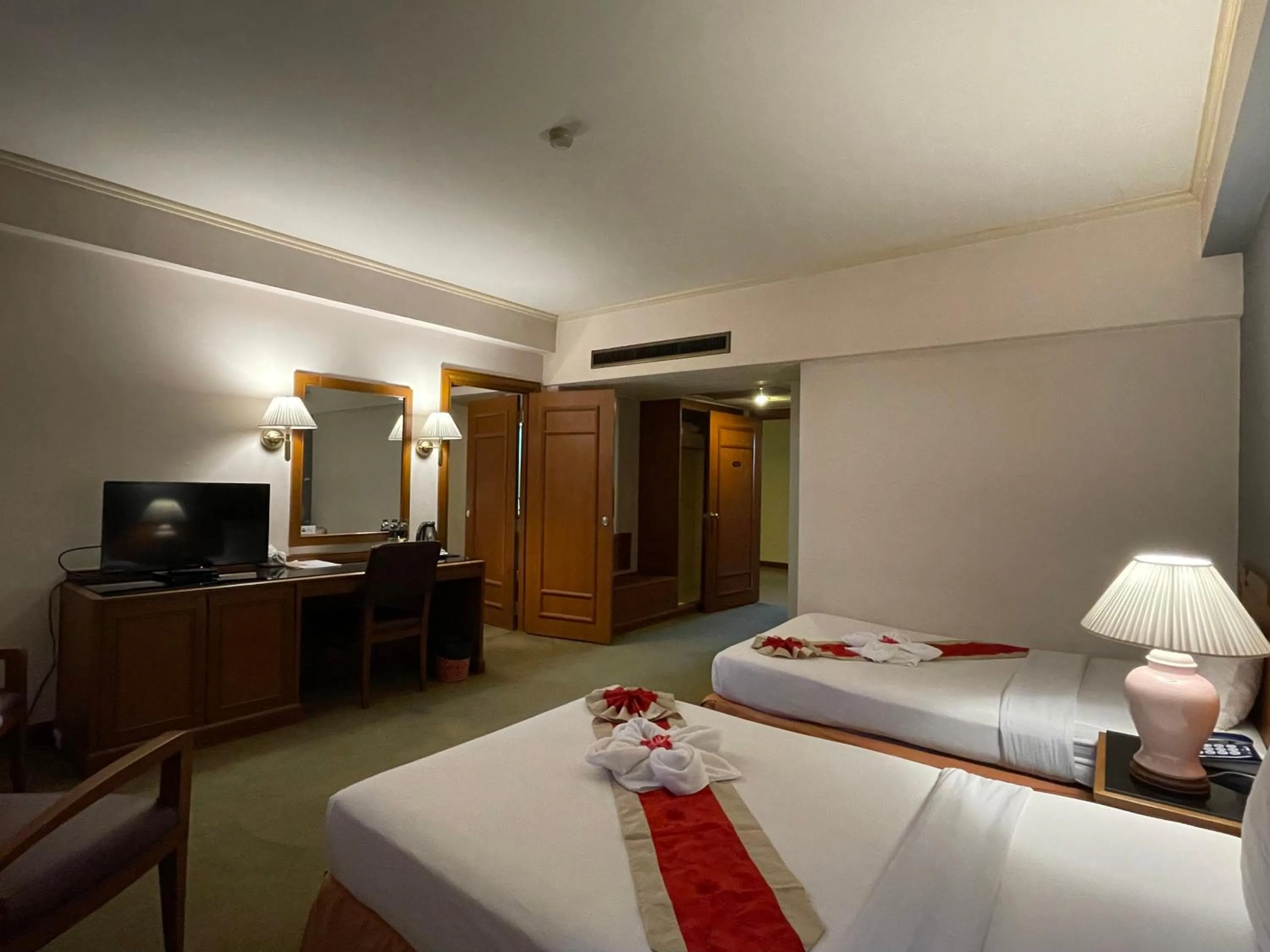 Family Room in Songphanburi Hotel