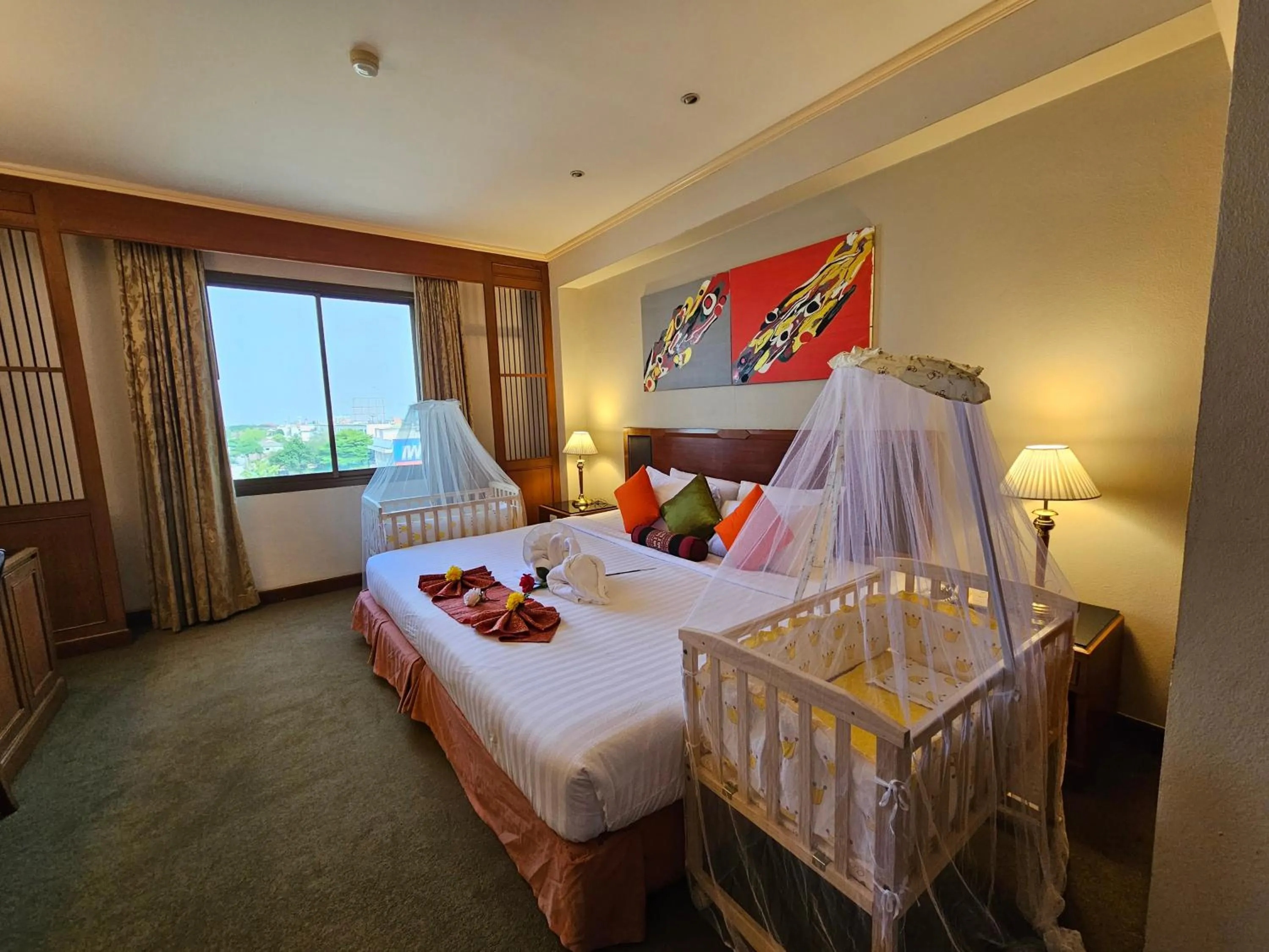 Suite in Songphanburi Hotel