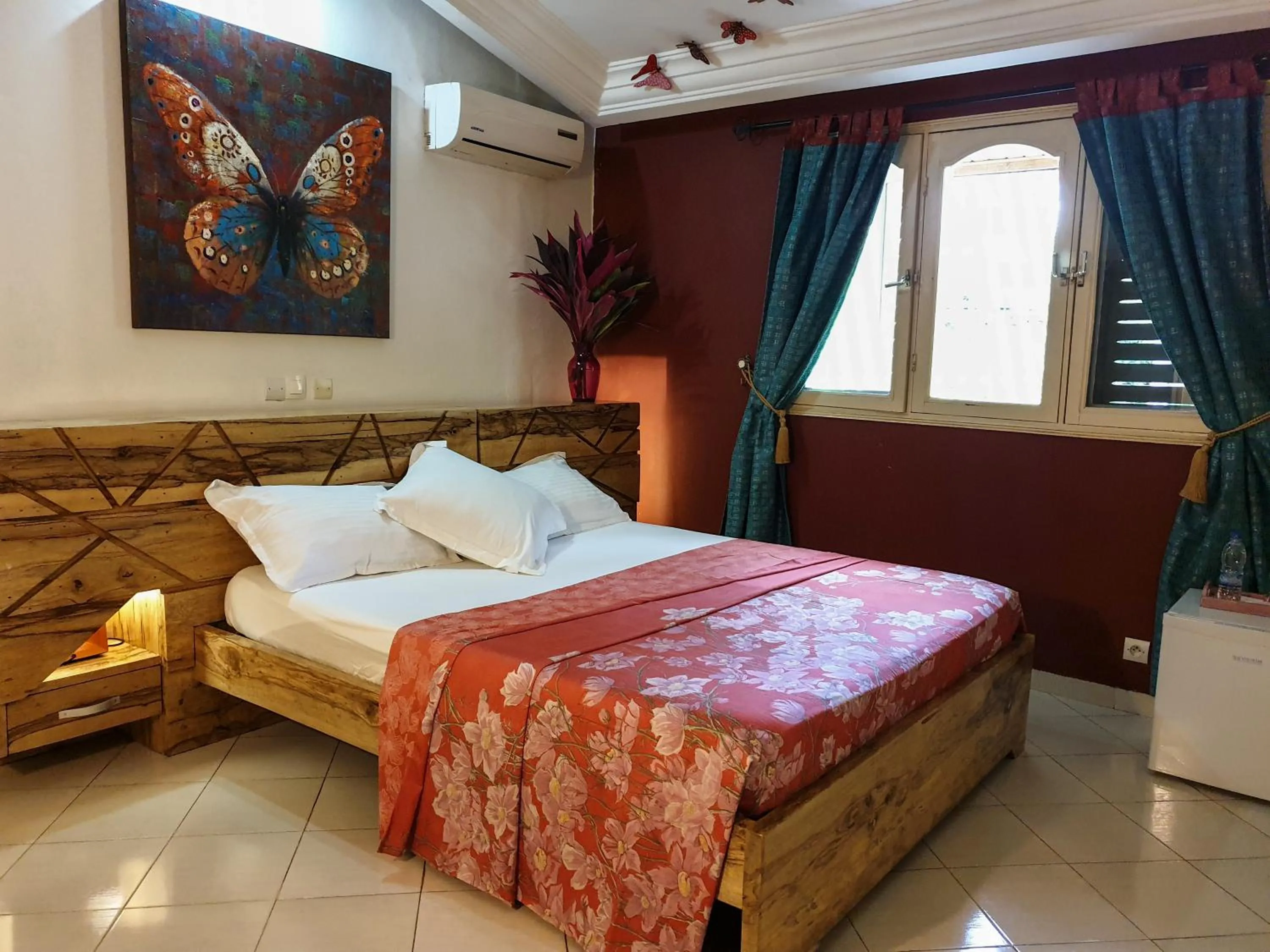 Superior Double Room - single occupancy in Villa Oasis Abidjan