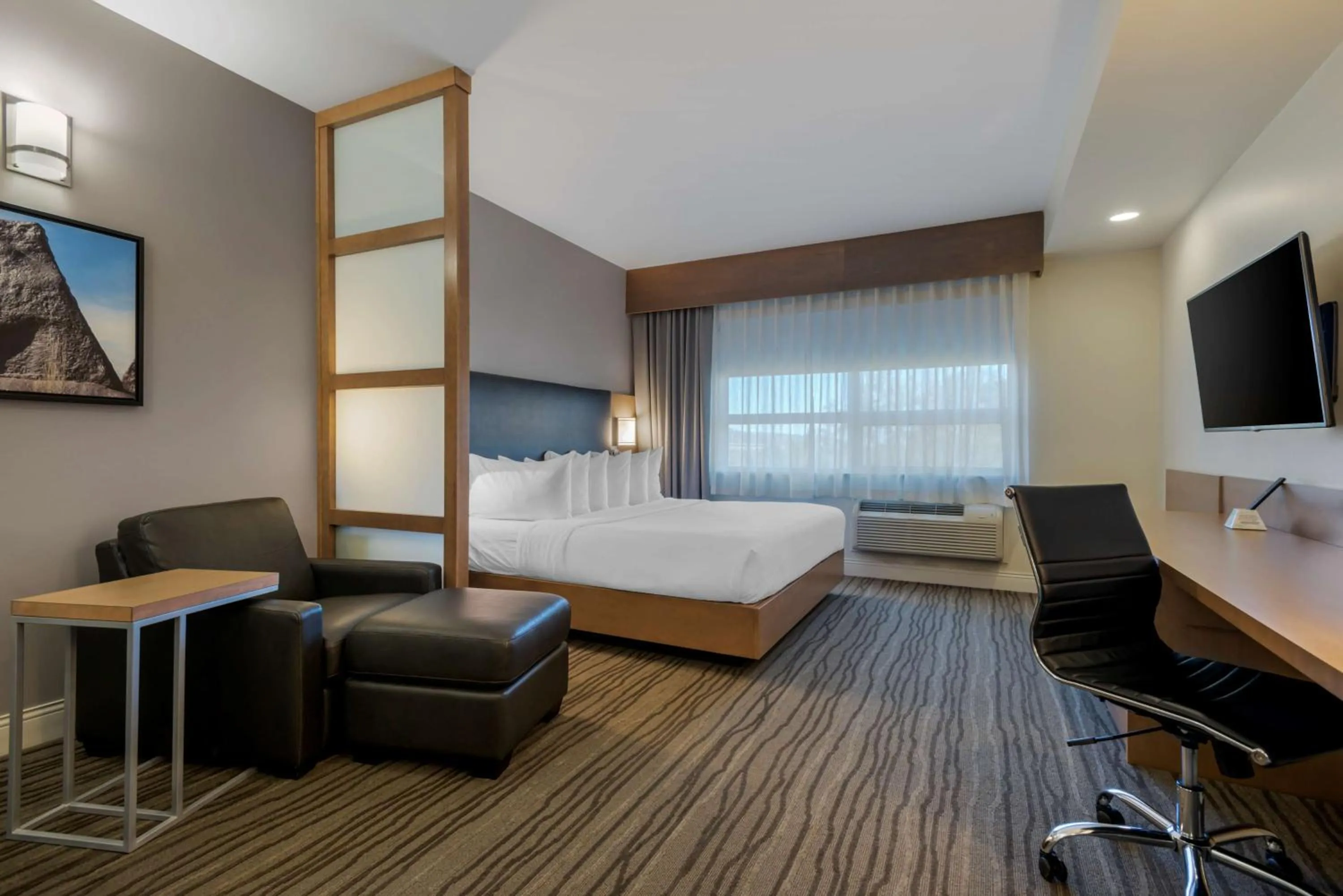 King Room with Shower and Kitchenette - Non-Smoking in Best Western Plus Sawridge Suites