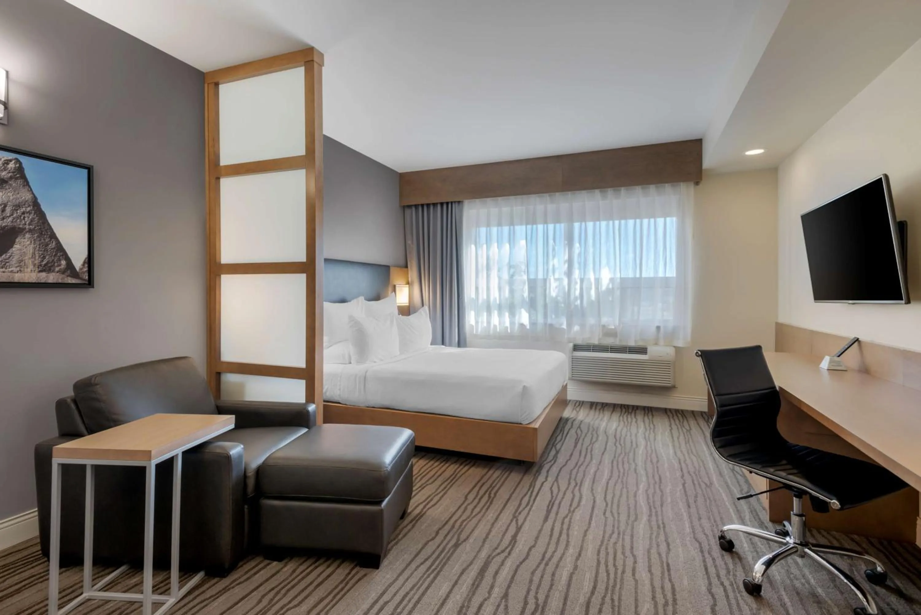 Queen Room with Kitchenette and Shower - Non-Smoking in Best Western Plus Sawridge Suites