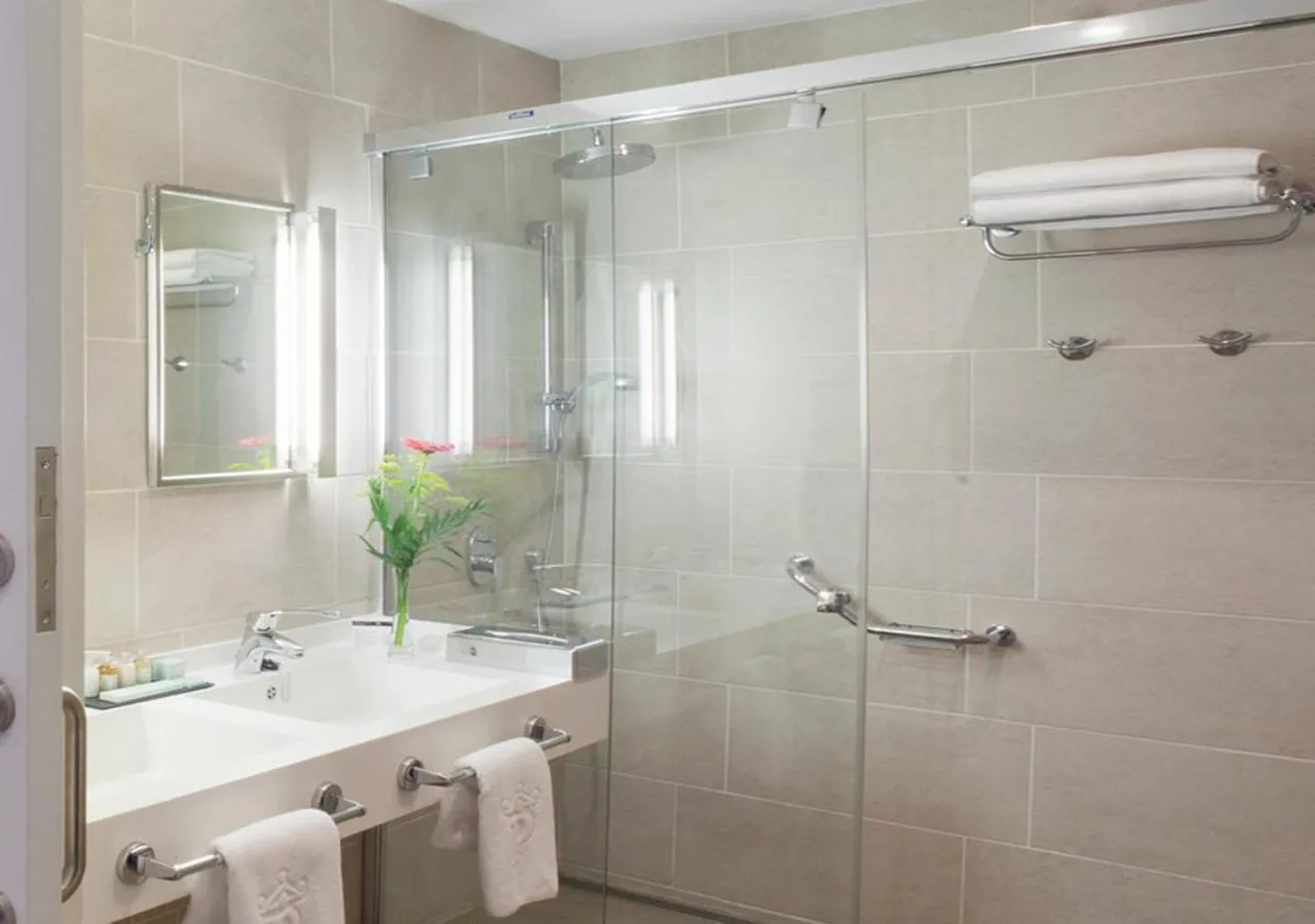 Standard Double Room (2 Adults + 1 Child) in Parador de Albacete