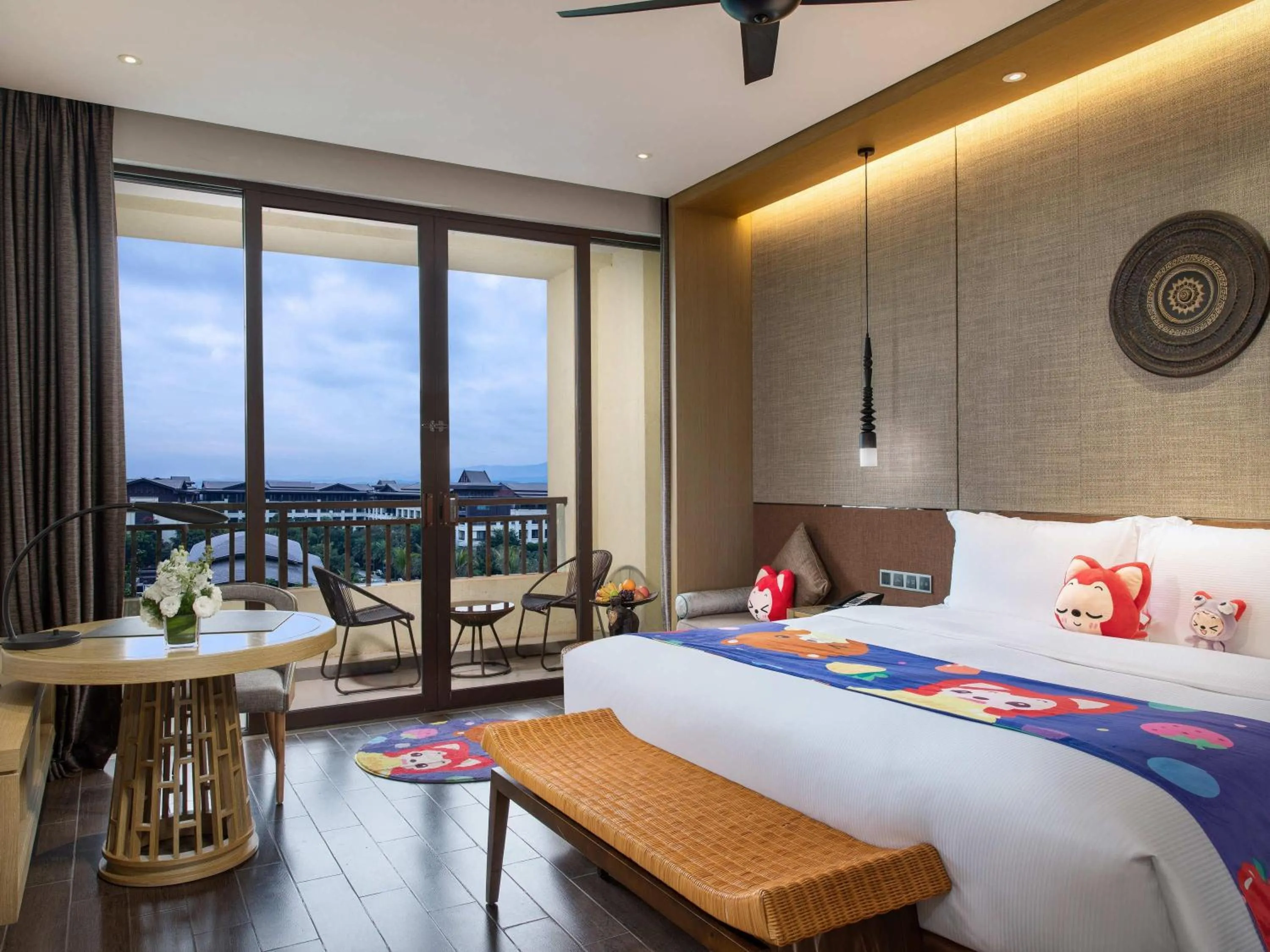 Family King Room with Balcony and Park View in Pullman Resort Xishuangbanna
