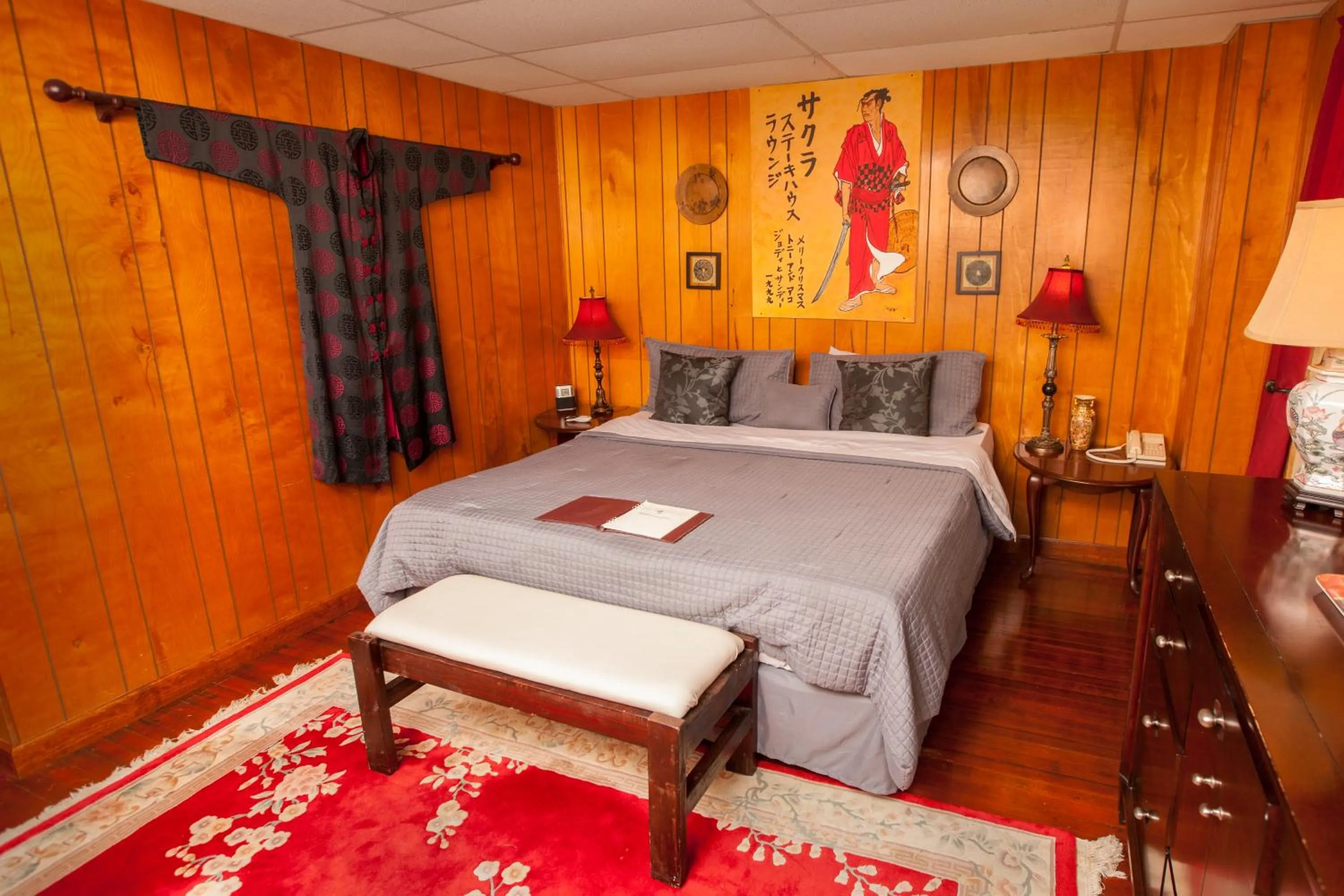 King Room in Seminole Inn