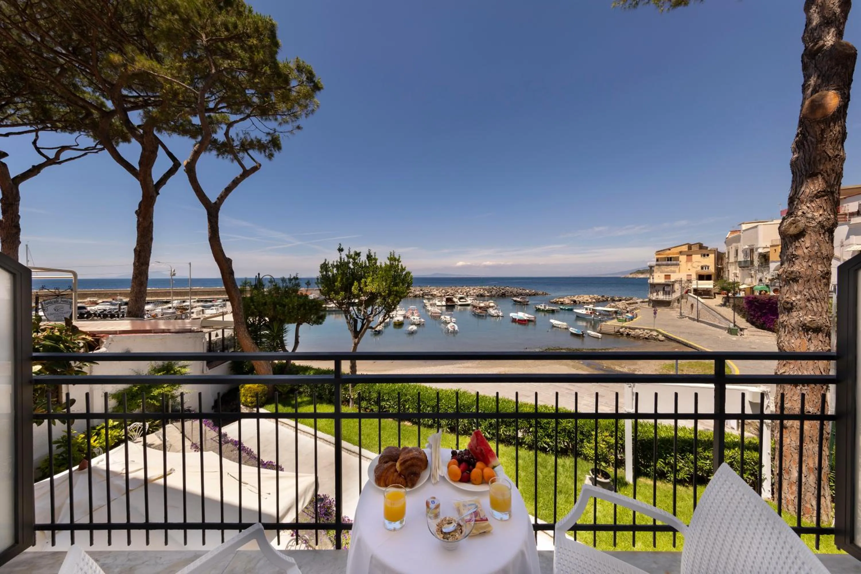 Superior Room with Sea View in Sea Breeze Residence