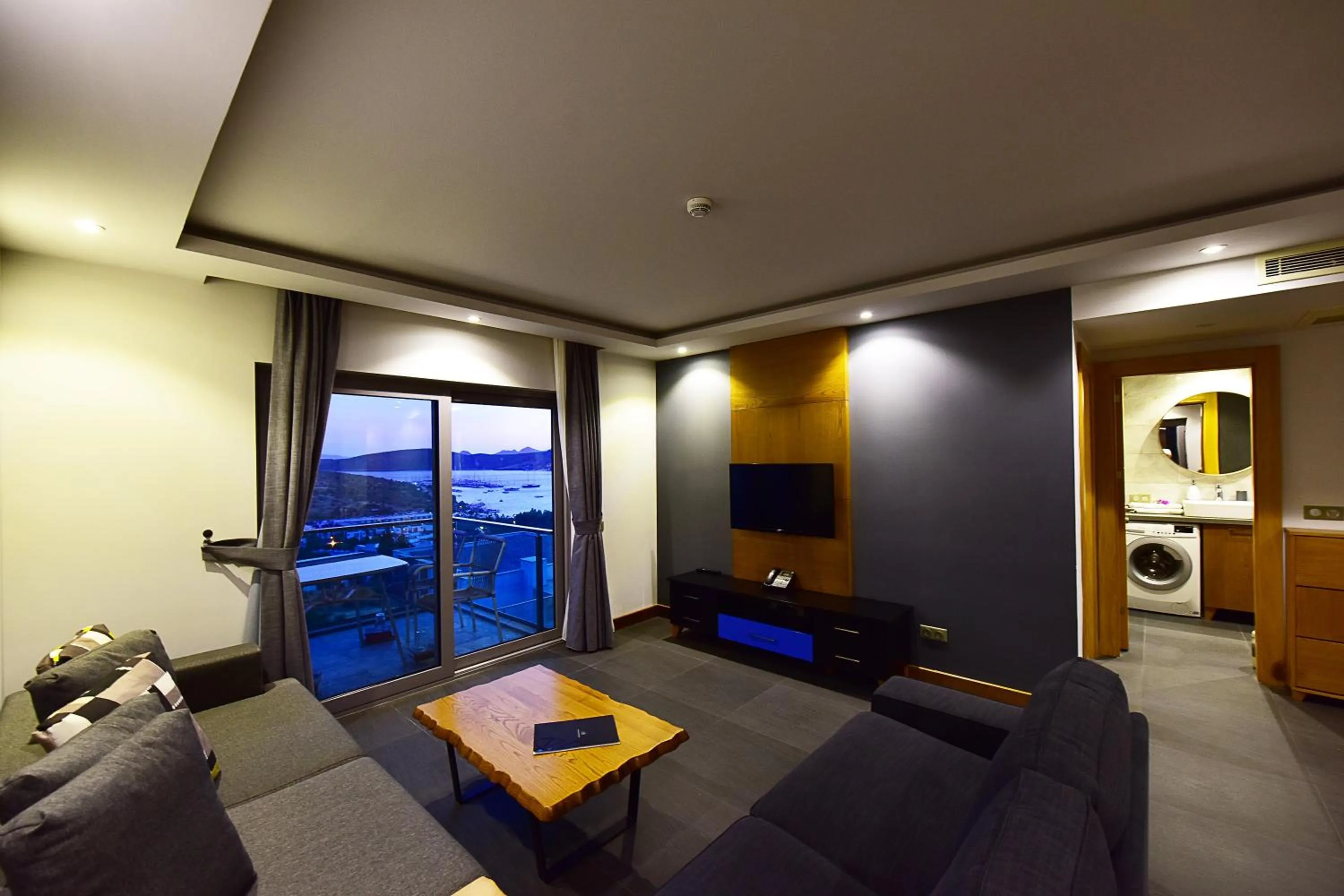 Two-Bedroom Apartment with Sea View in Degirmenburnu Residence