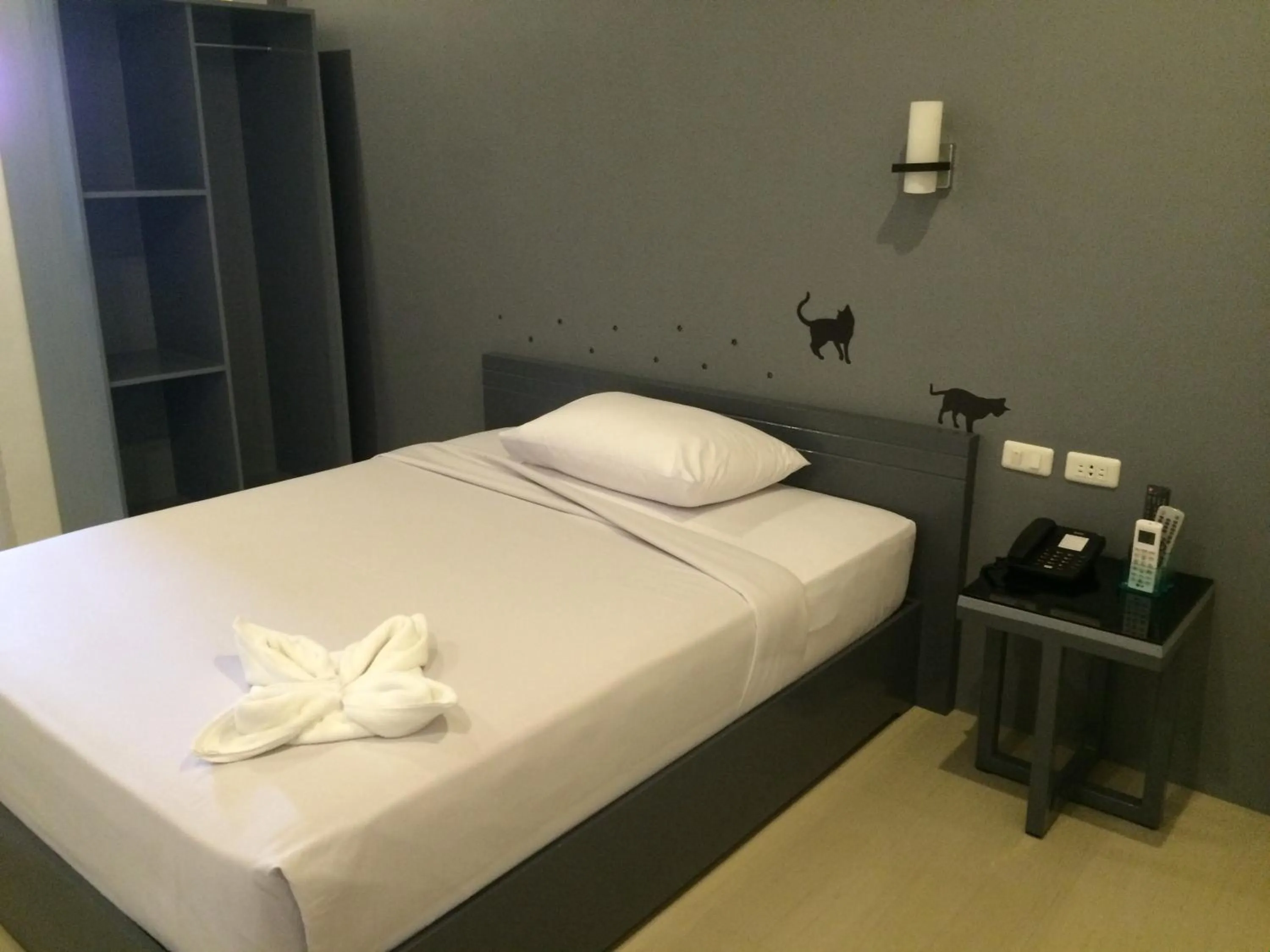 Standard Queen Room - single occupancy in GC Suites