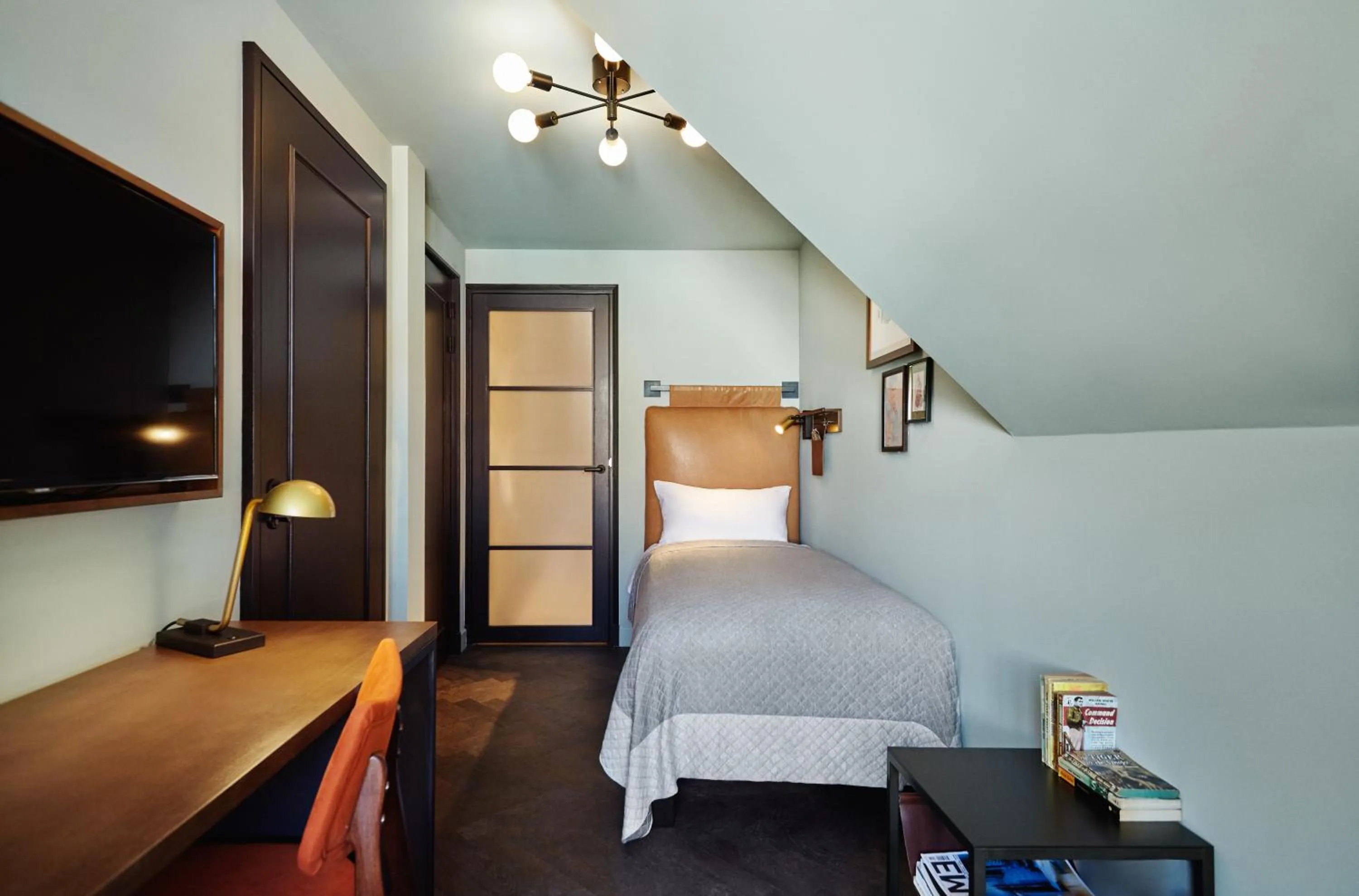 Single Room in The Hoxton, Amsterdam