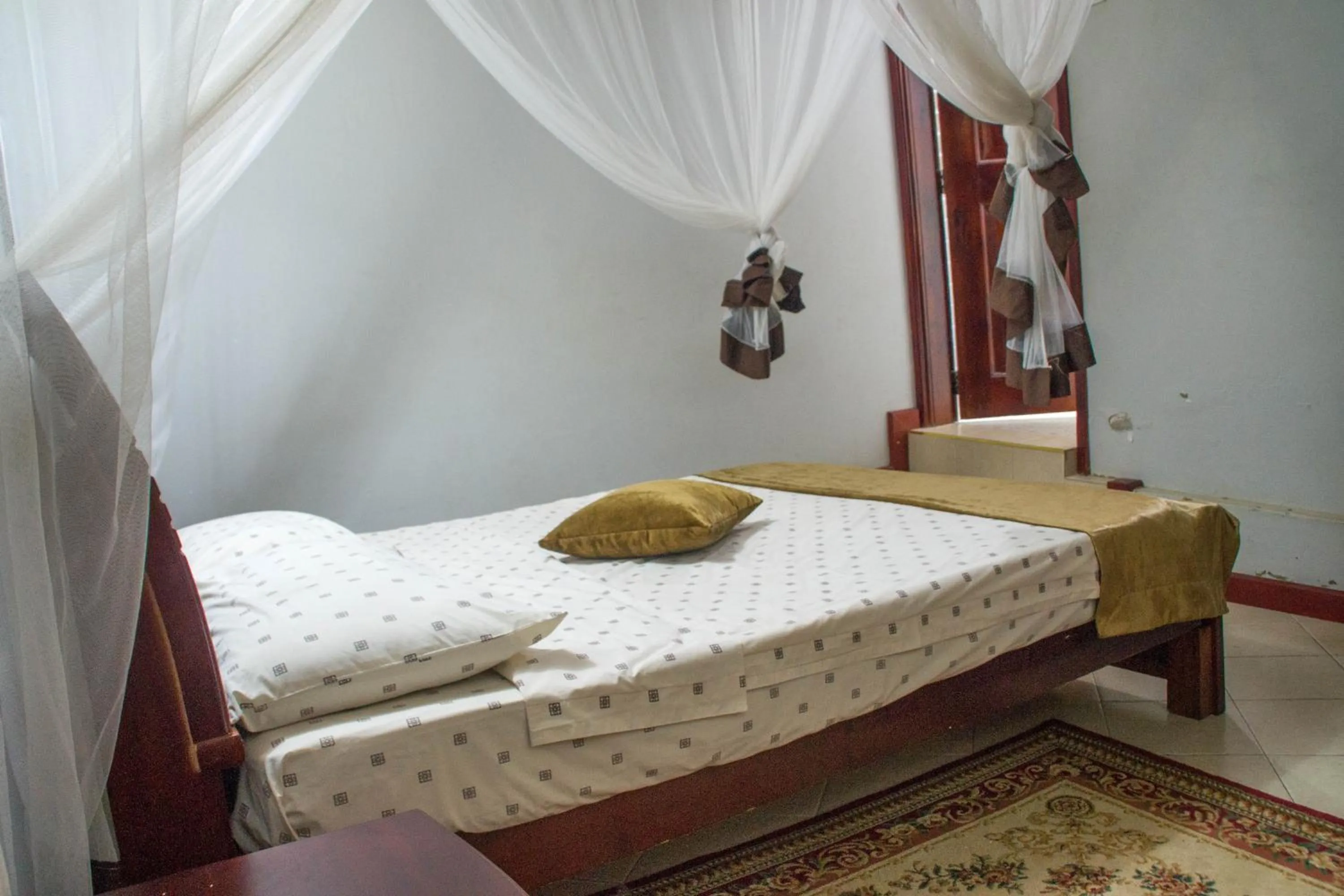 Deluxe Double Room in Oxford Royal Hotel