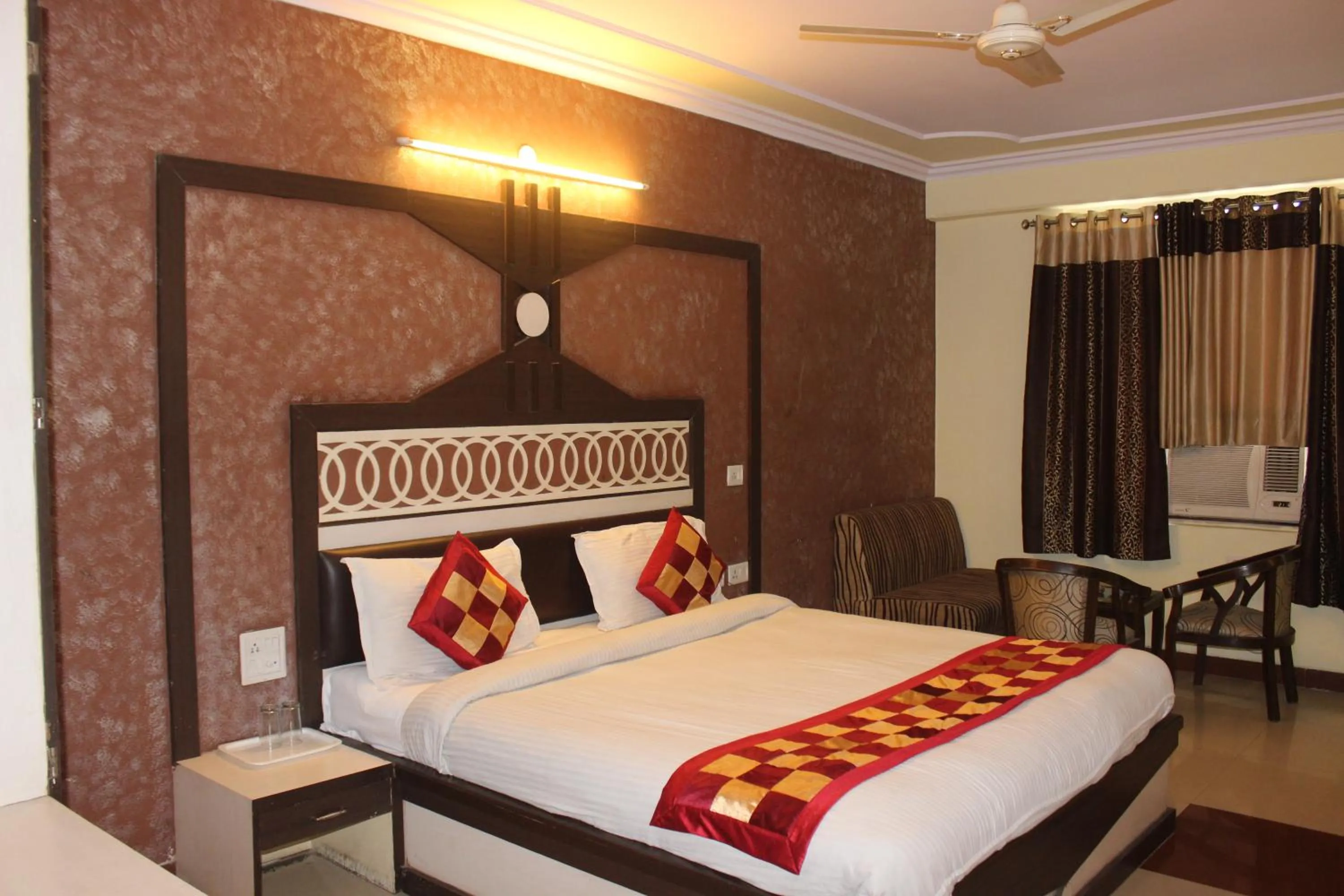 Super Deluxe Double/Twin Room - single occupancy in Hotel Muskan Palace
