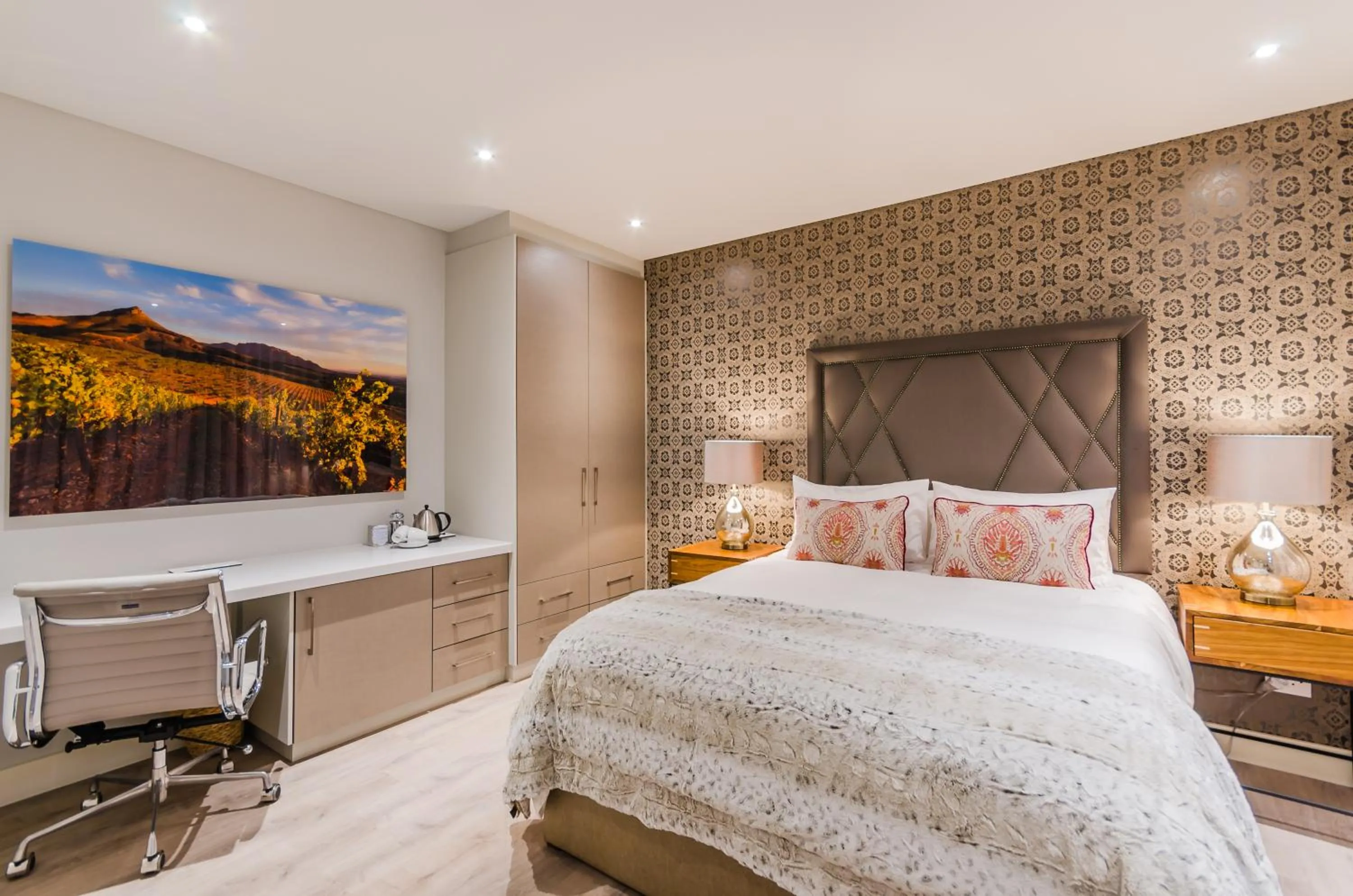 Standard Queen Room in 107 Dorpstraat Boutique Hotel