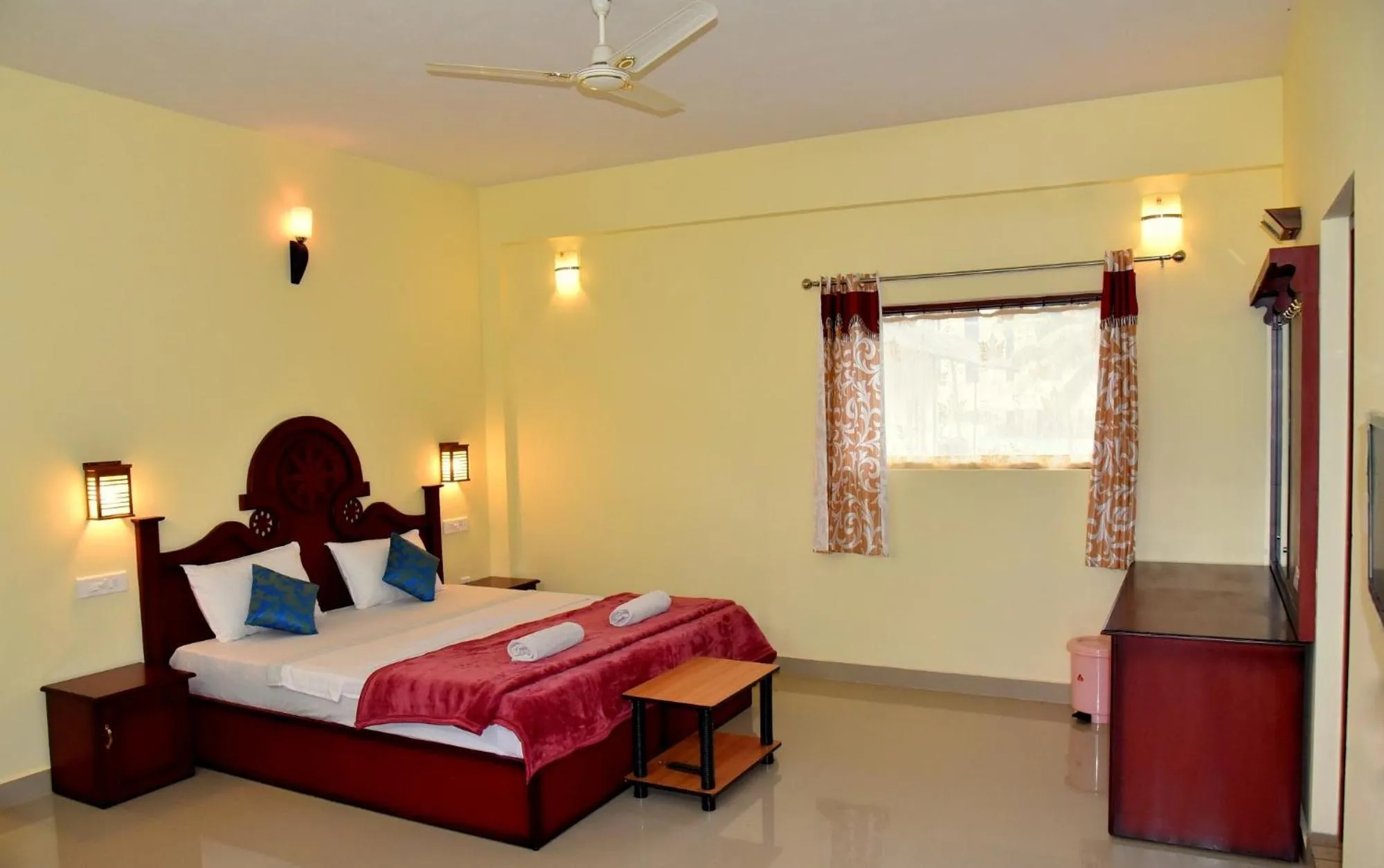 Deluxe Double Room in Jungle Palace Homestay