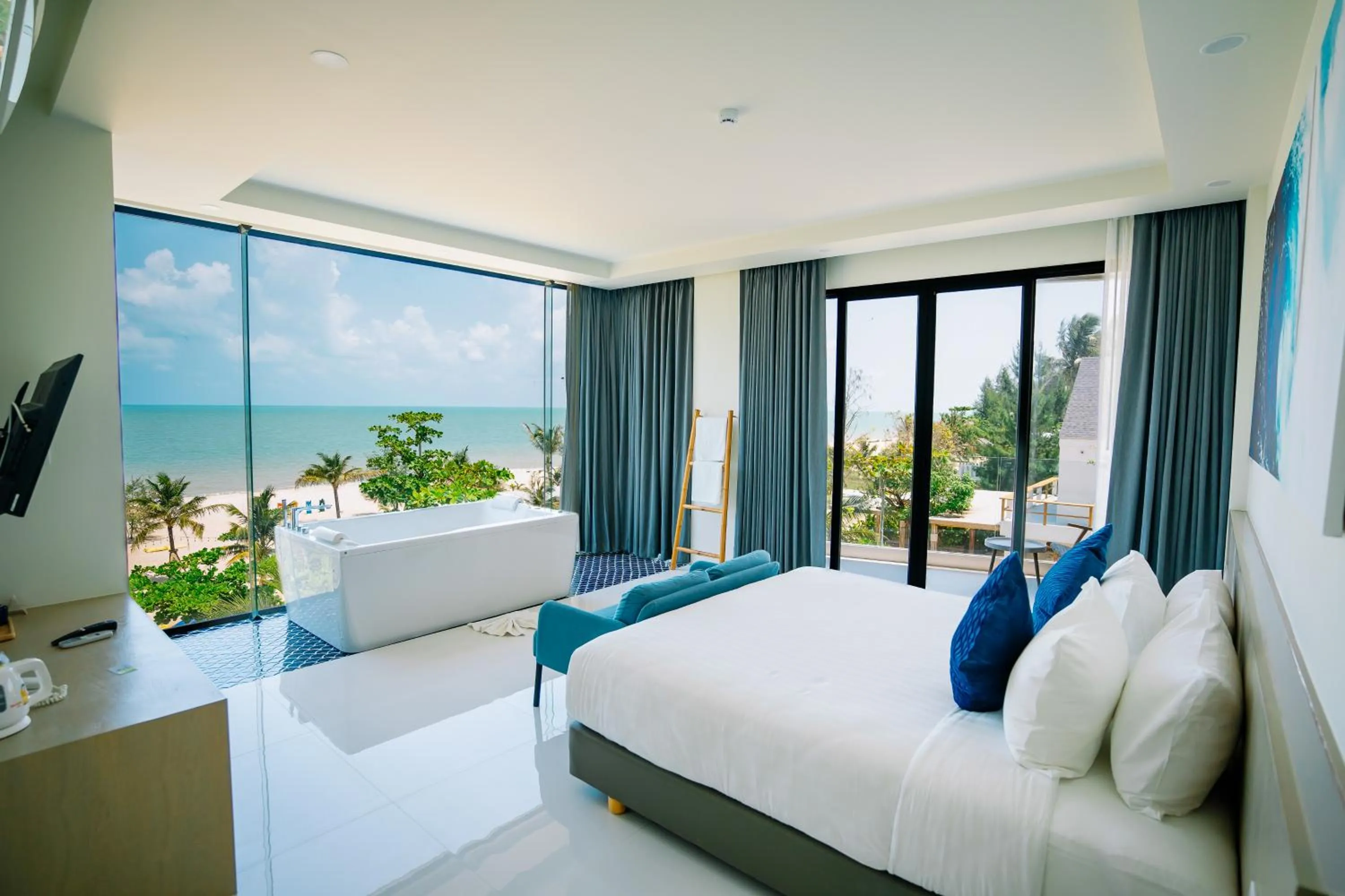 Suite with Sea View in Seava Beach