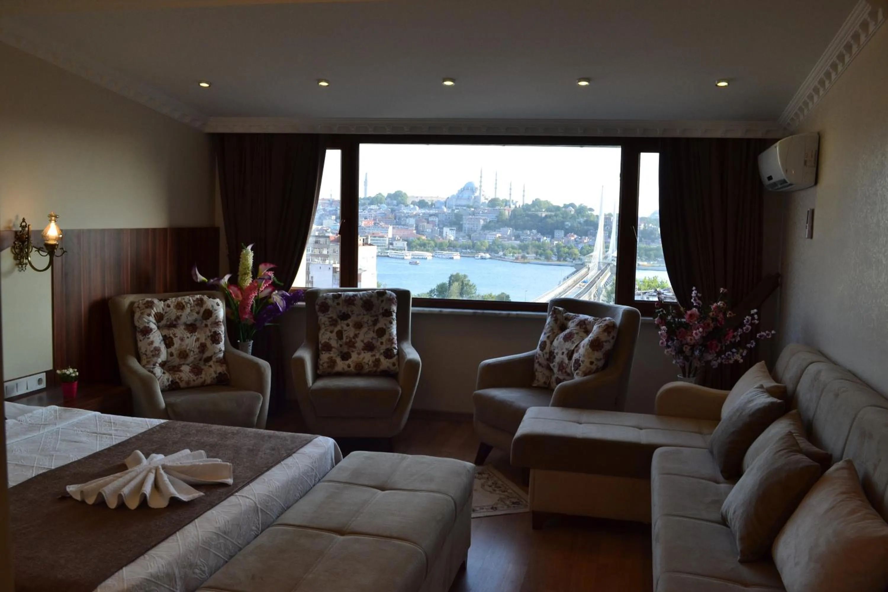 Quadruple Room with Sea View in Blue Istanbul Hotel Taksim