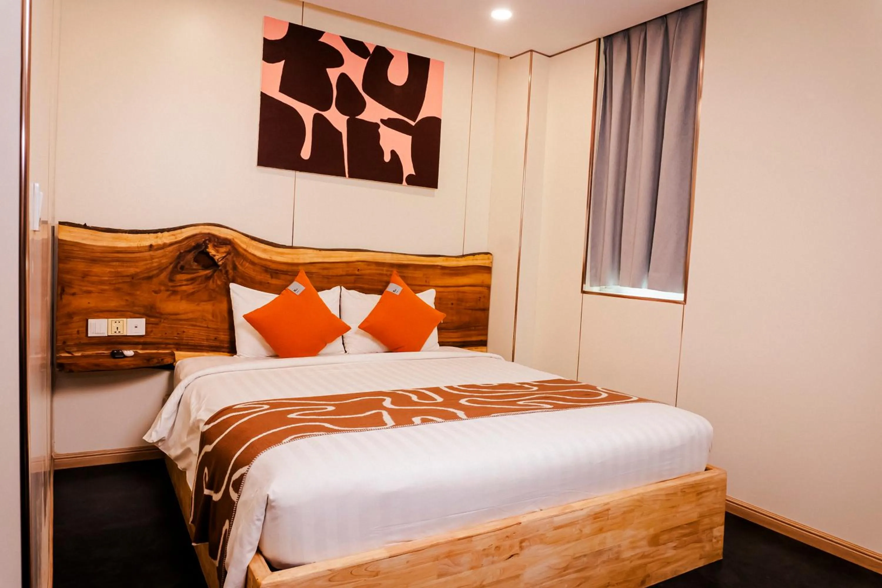 Deluxe Double Room with Balcony in Monsoon Bassac Hotel