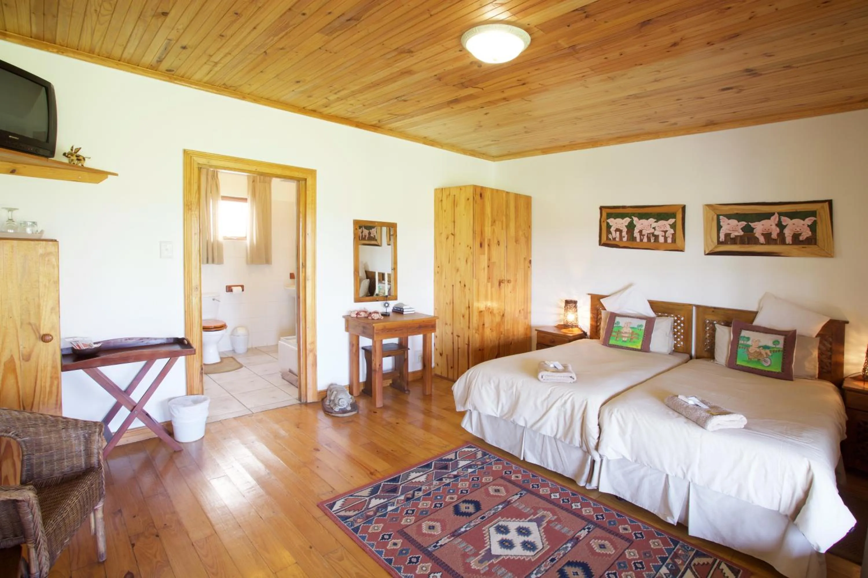 Twin Room in Mentors Country Estate