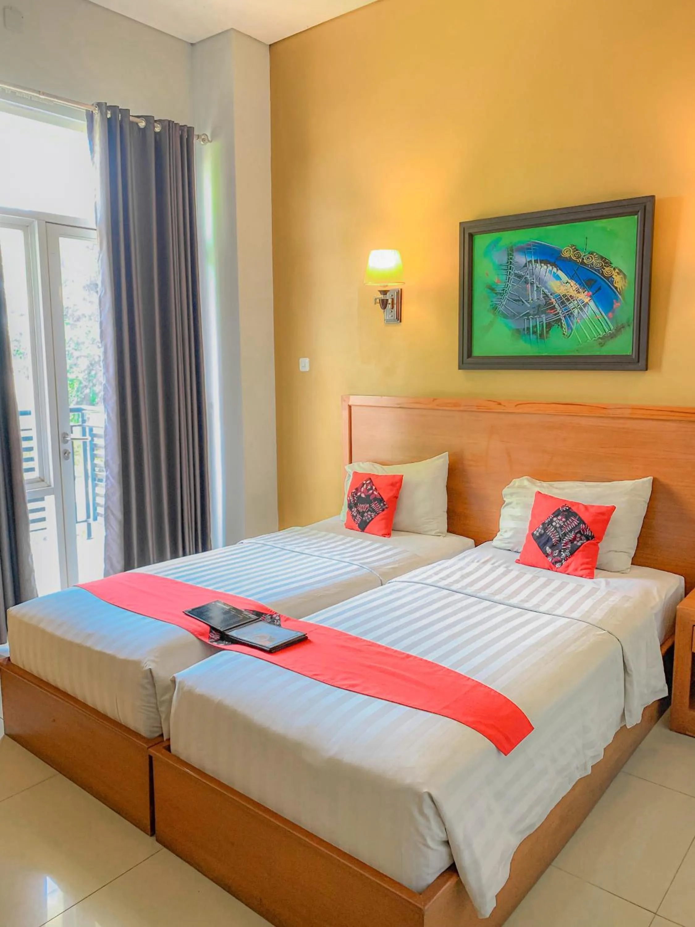 Deluxe Twin Room in Prima SR Hotel & Convention Yogyakarta