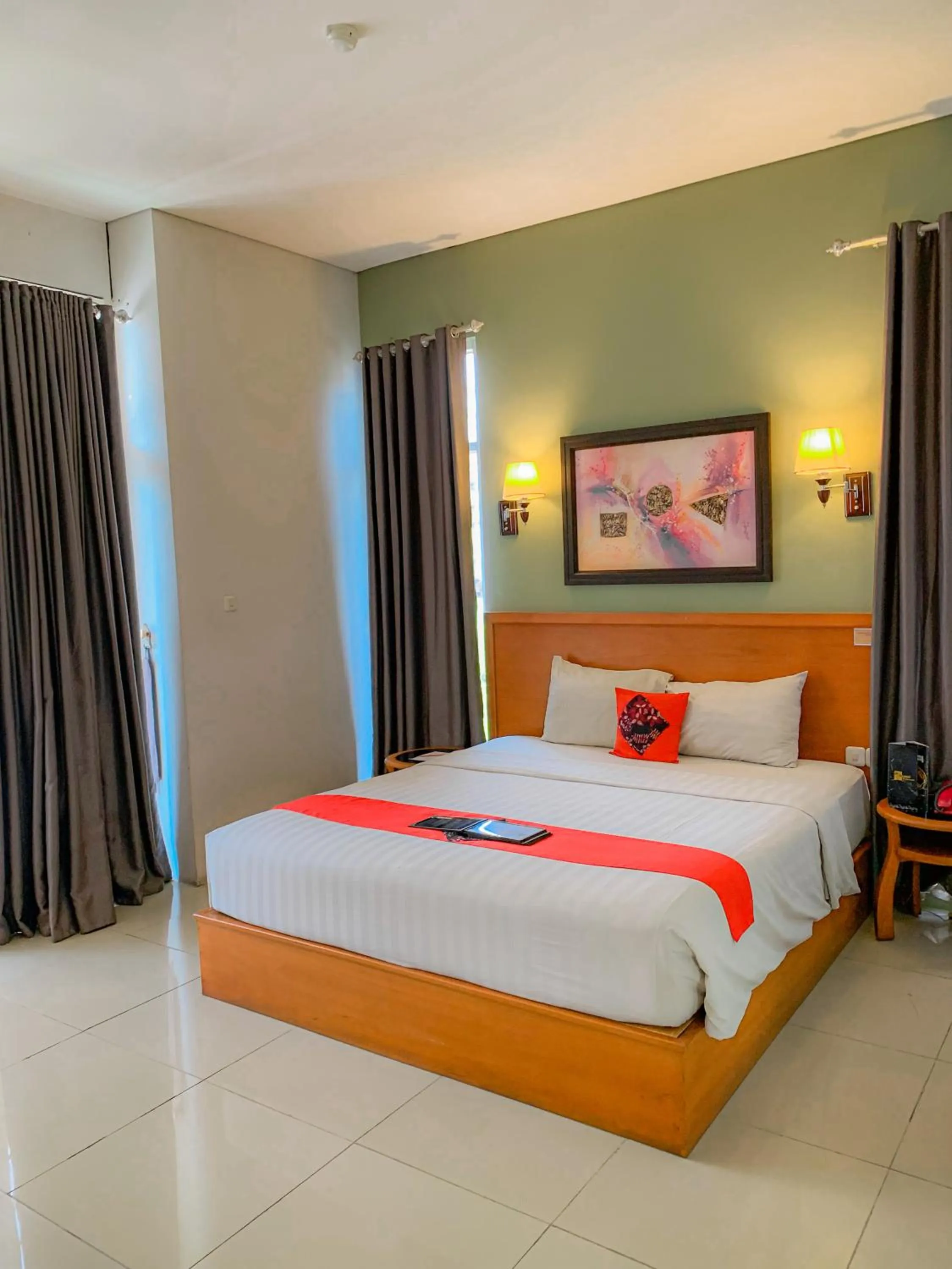 Deluxe King Room in Prima SR Hotel & Convention Yogyakarta