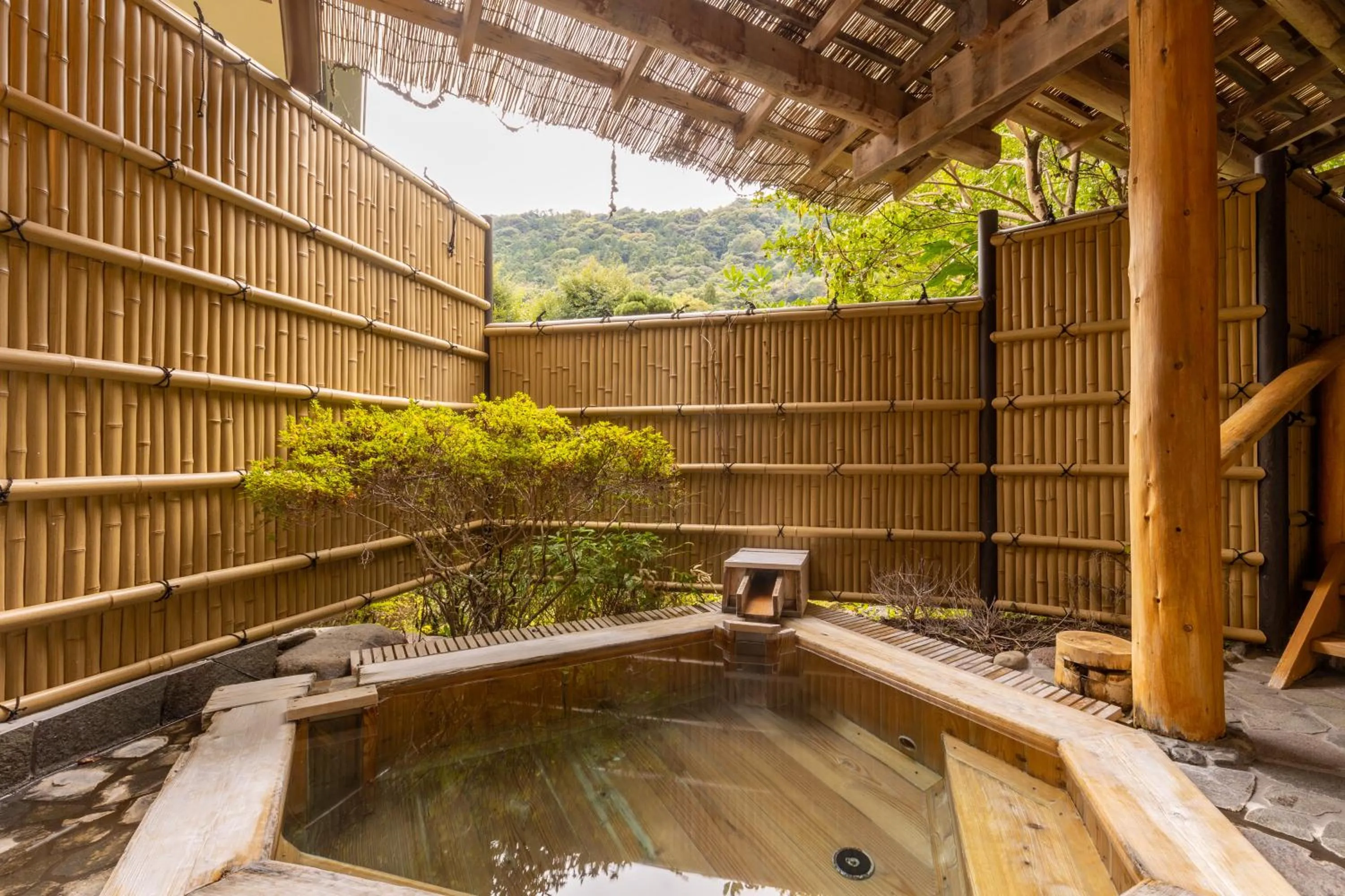 【山荘】Private open-Air Bath Room【合歓】 in Yoshiike Ryokan