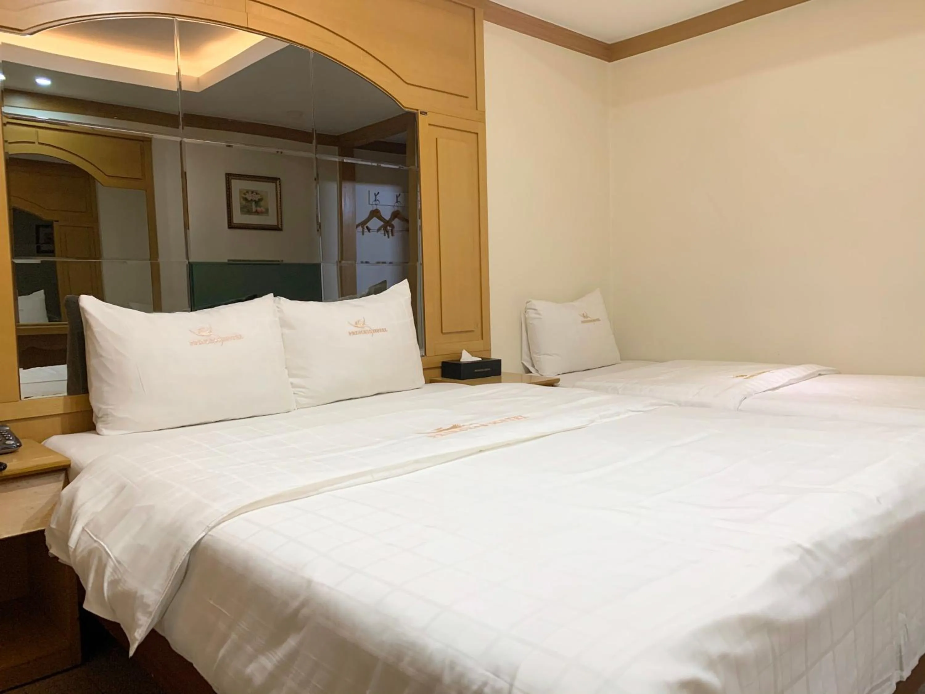 Deluxe Twin Room in Princess Hotel