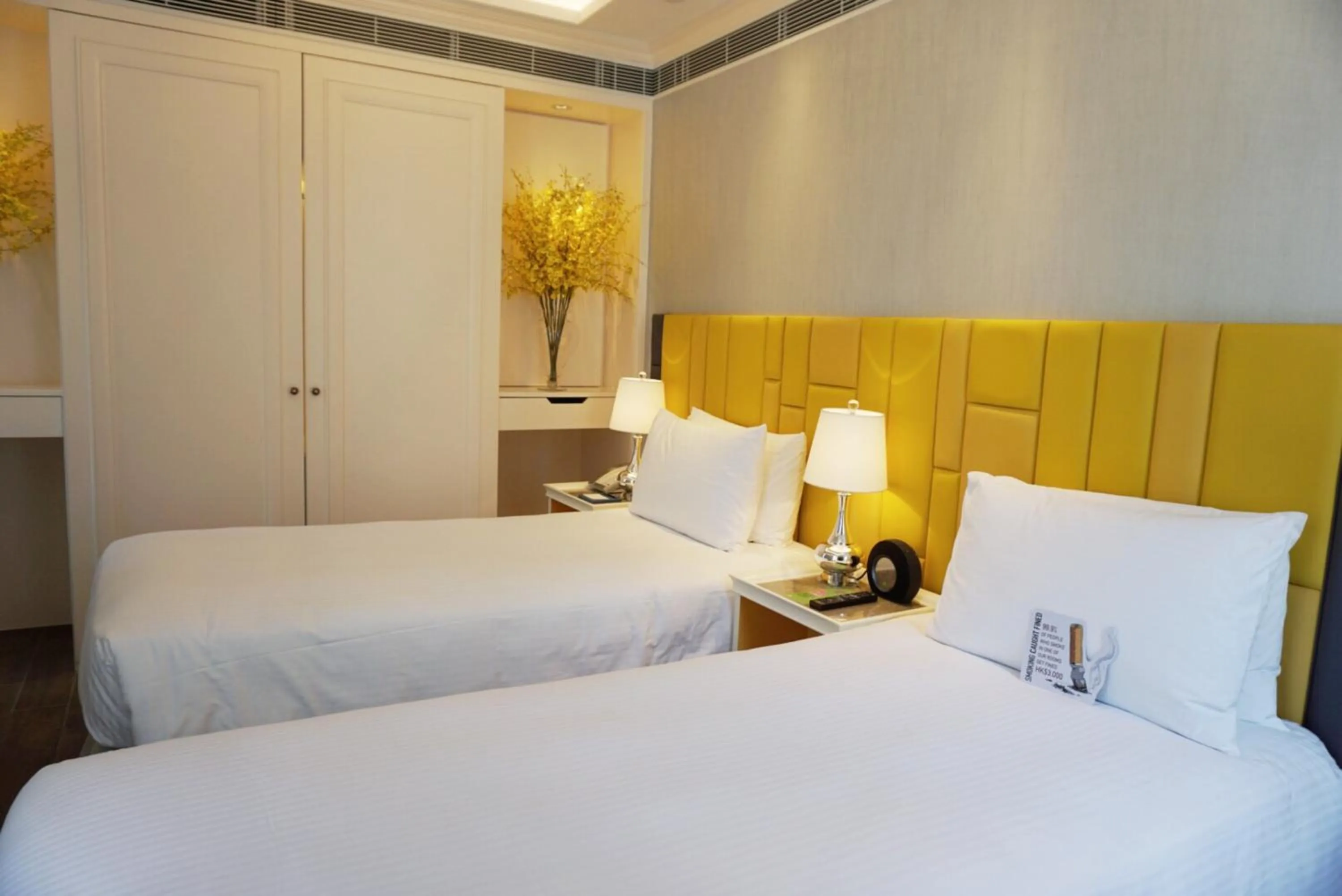 Deluxe Twin Suite in Hotel Madera Hollywood