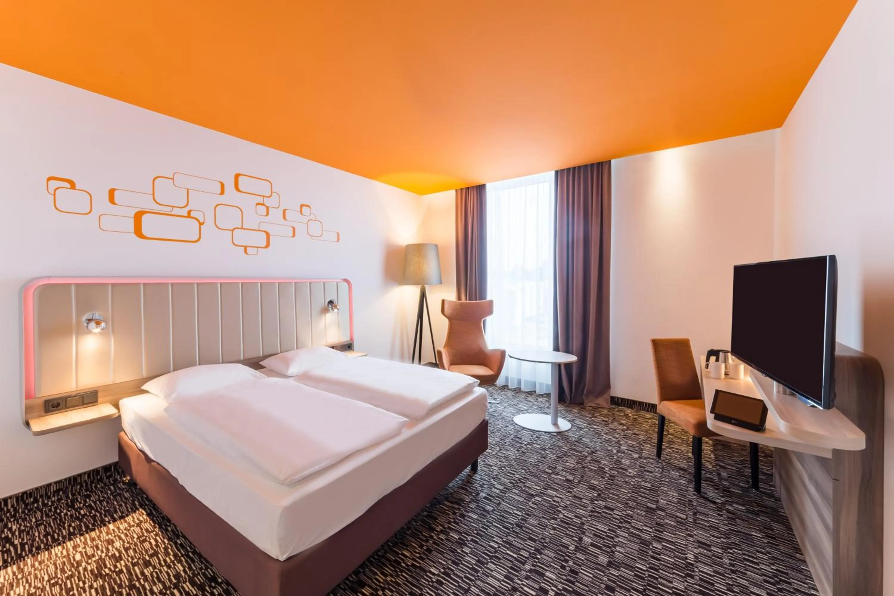 Queen Room in Park Inn by Radisson Neumarkt
