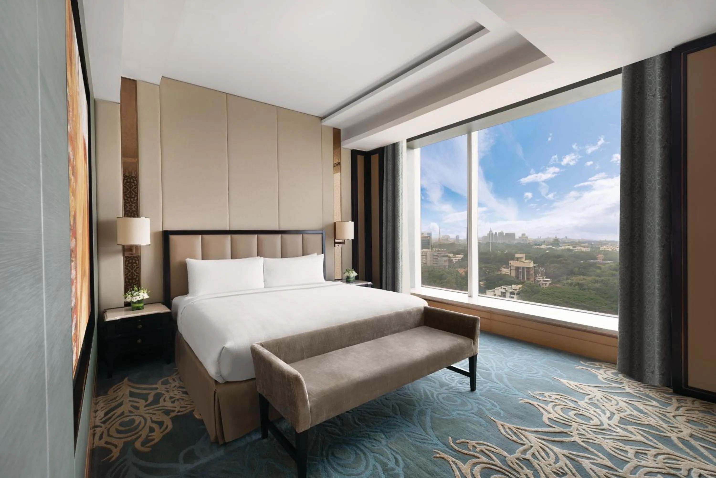 Premier Suite King - Horizon Club Lounge access with suite/club rooms: Includes buffet breakfast, afternoon tea, evening cocktails (6–8 PM), soft beverages, 1 suit pressing & 2 hrs boardroom use per stay in Shangri-La Bengaluru