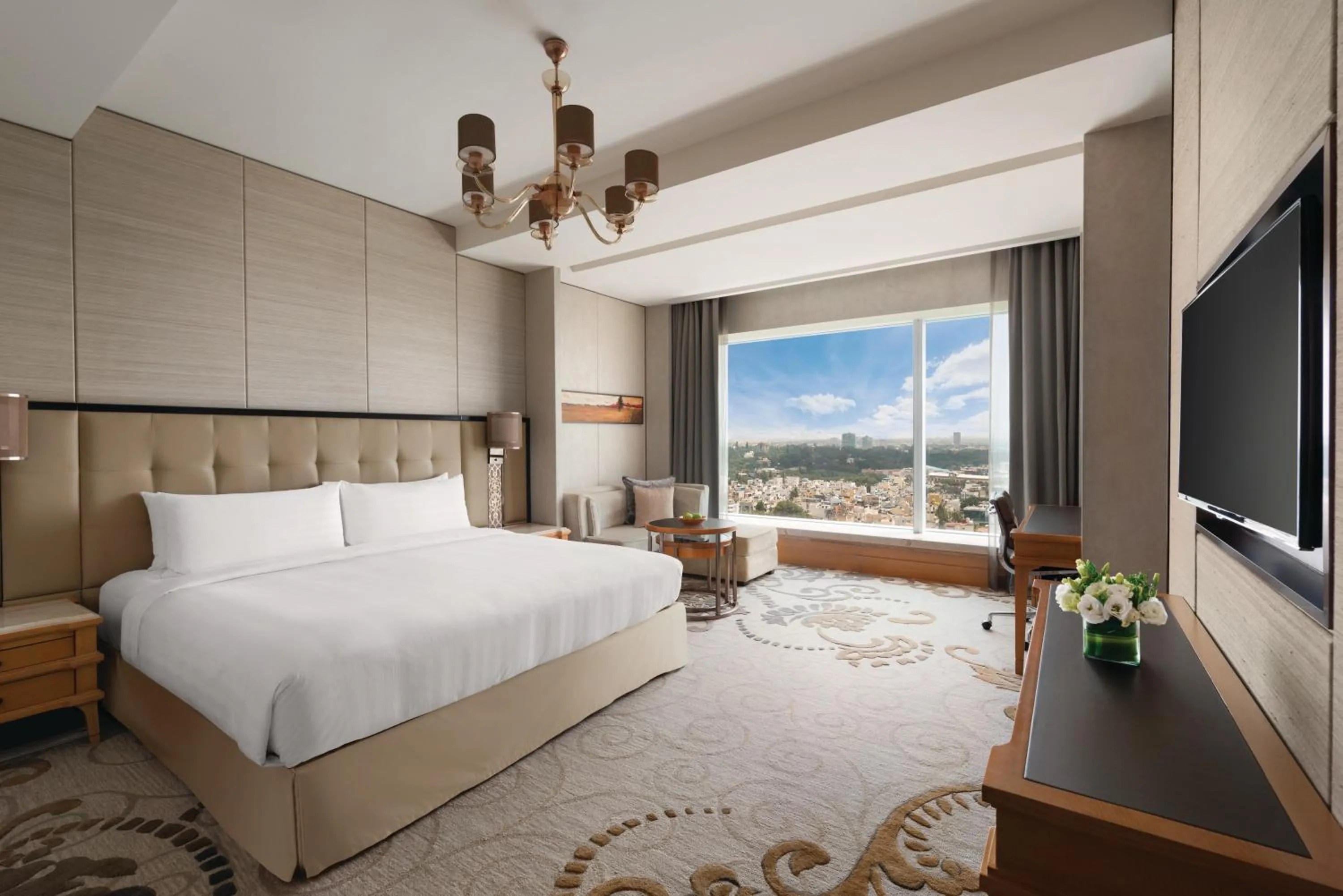 Deluxe King Room - single occupancy in Shangri-La Bengaluru